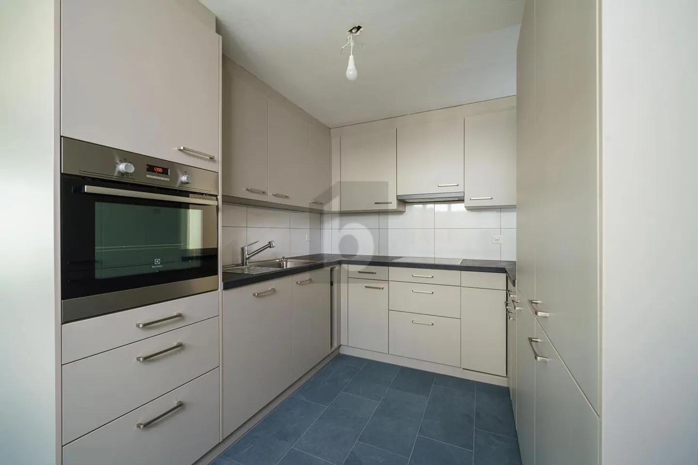 RÉNOVÉ RÉCEMMENT, CENTRAL & SPACIEUX - Photo 3 sur 5