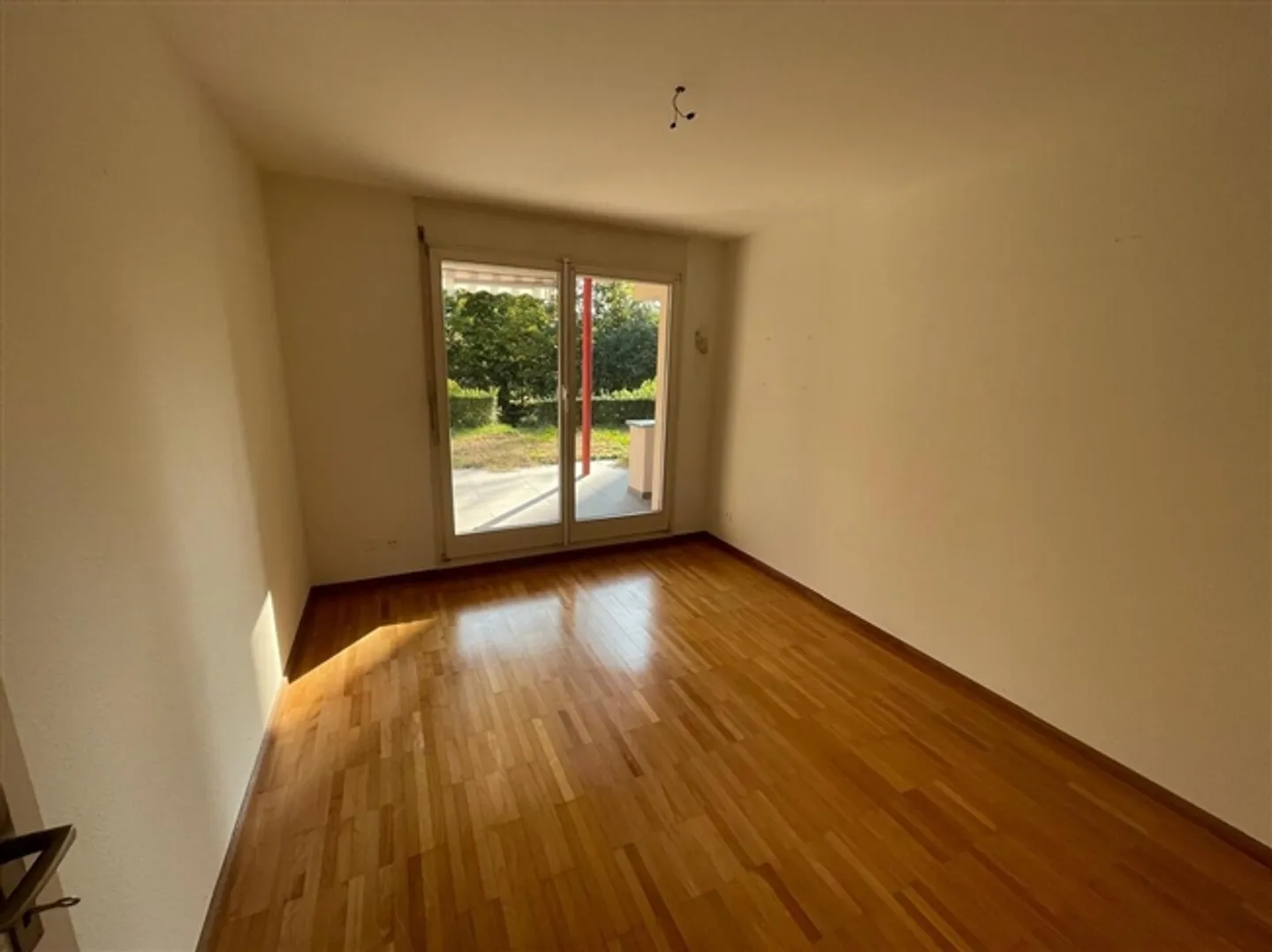 Appartement au rez-de-chaussée attrayant avec jardin (dans le cadre d'un processus d'enchères) - Photo 7 sur 11