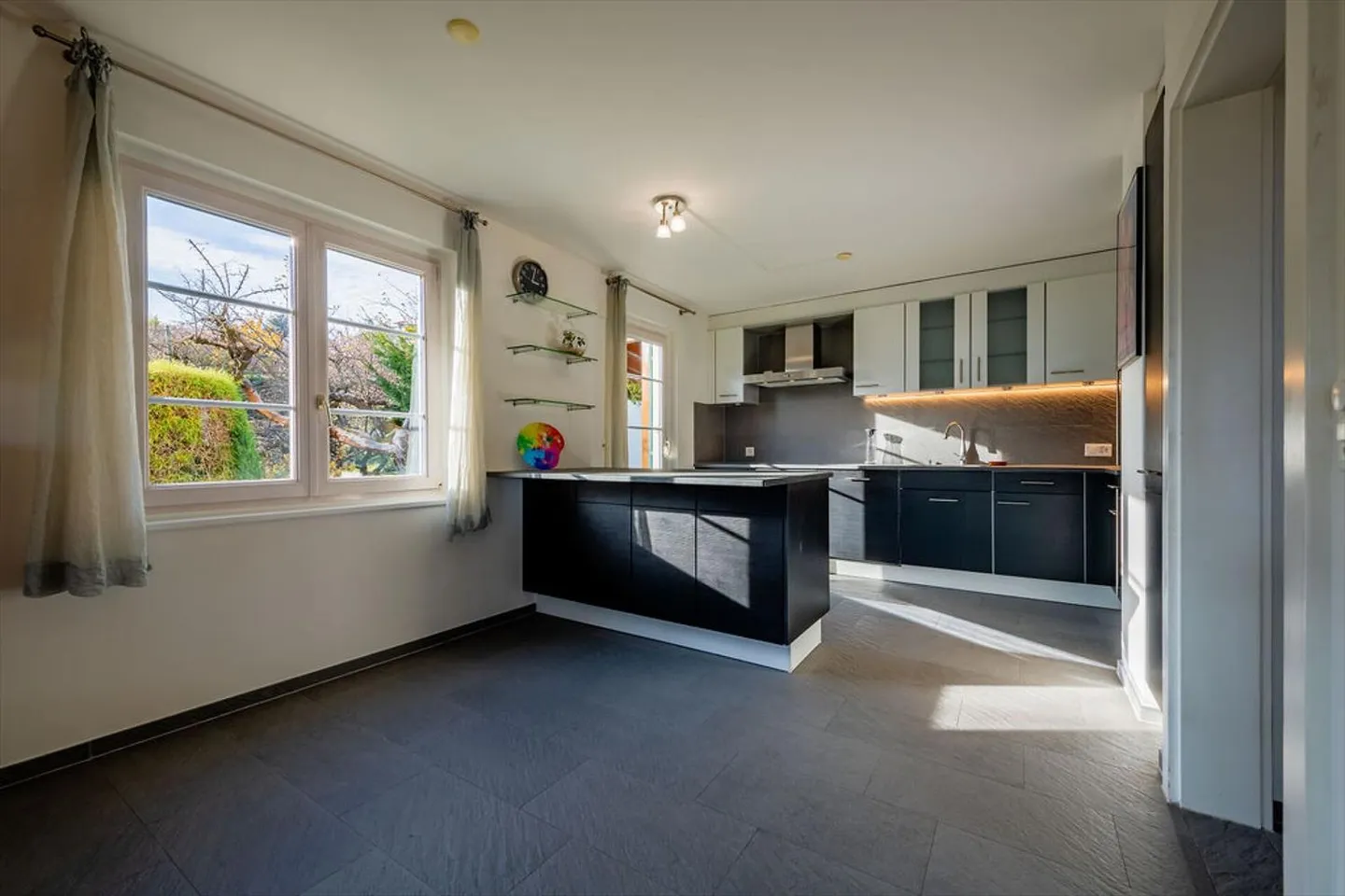 Villa 6.5 rooms - Photo 4 of 11