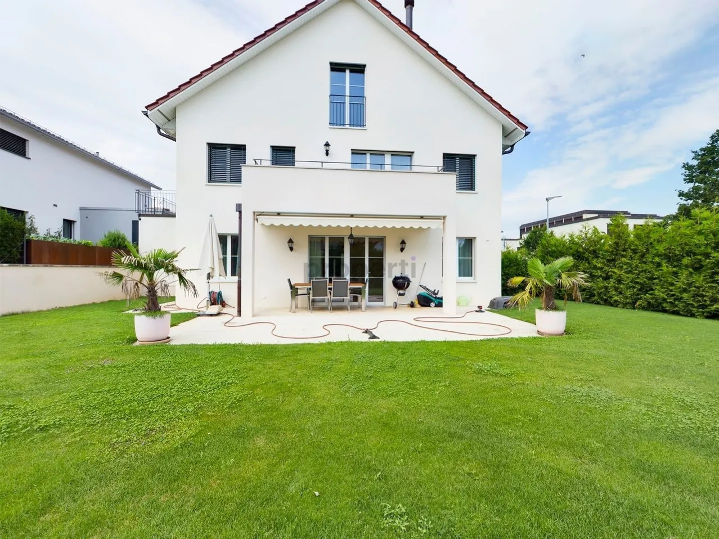 Elegantes 8.5-Zimmer Einfamilienhaus mit Garten in Hochfelden - Foto 9 von 11