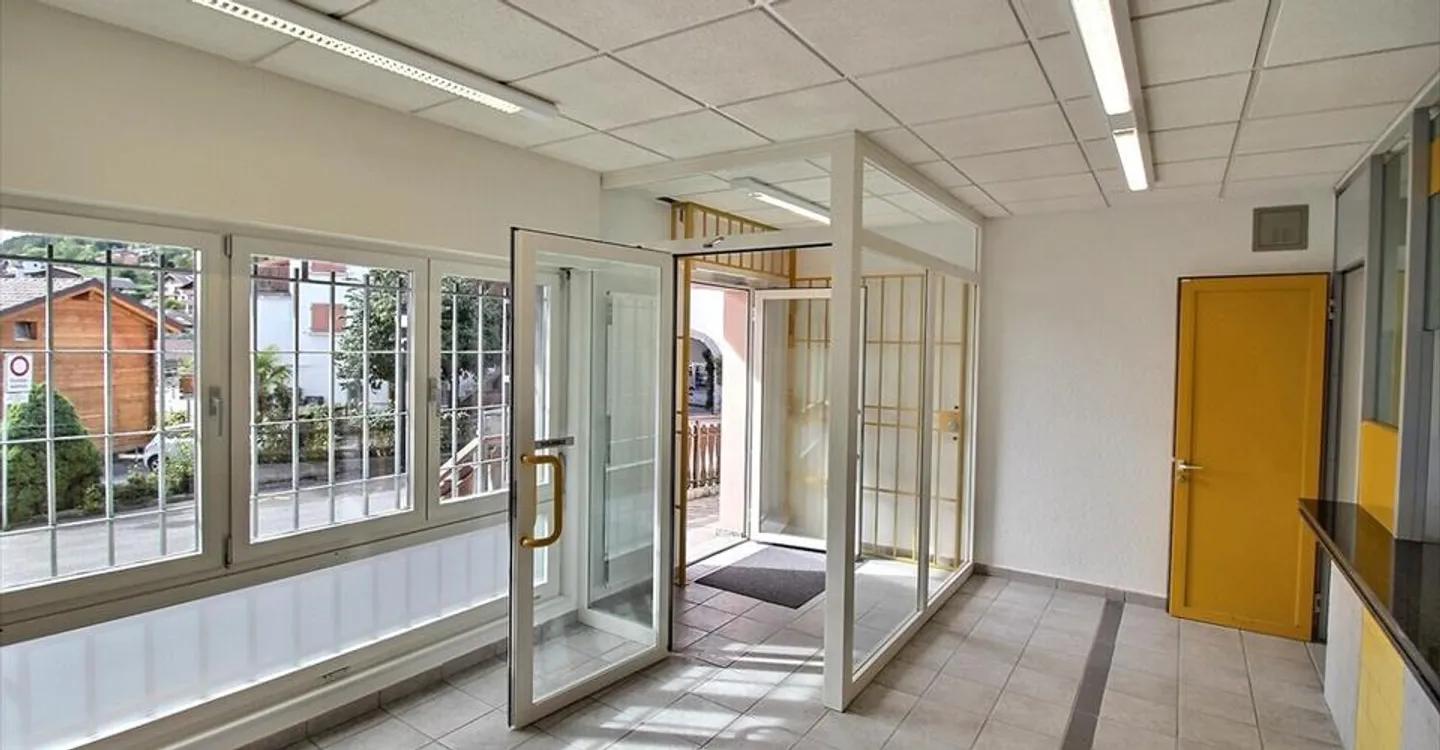 Edificio ad uso misto in affitto - Foto 5 di 13