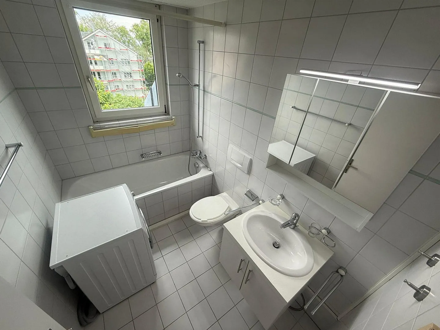 Attraktive 4.5-Zimmer-Dachwohnung mit Terrasse, Cheminée & Weitsicht - Foto 6 von 13