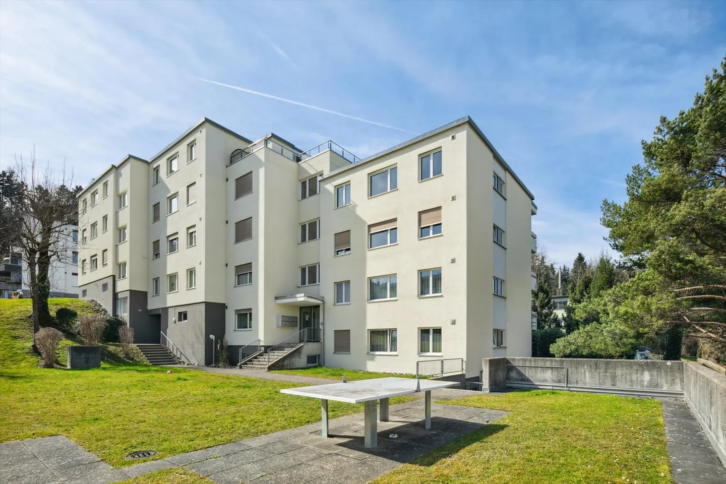 Vivere in un quartiere tranquillo con vista! - Foto 1 di 8