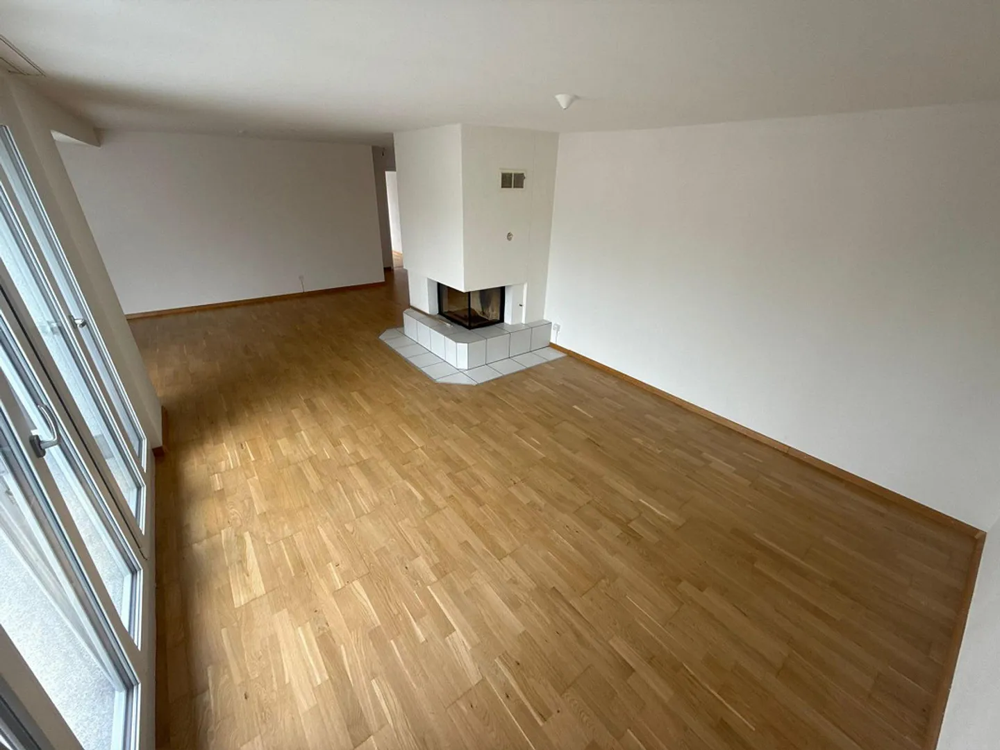 Attraktive 4.5-Zimmer-Dachwohnung mit Terrasse, Cheminée & Weitsicht - Foto 12 von 13