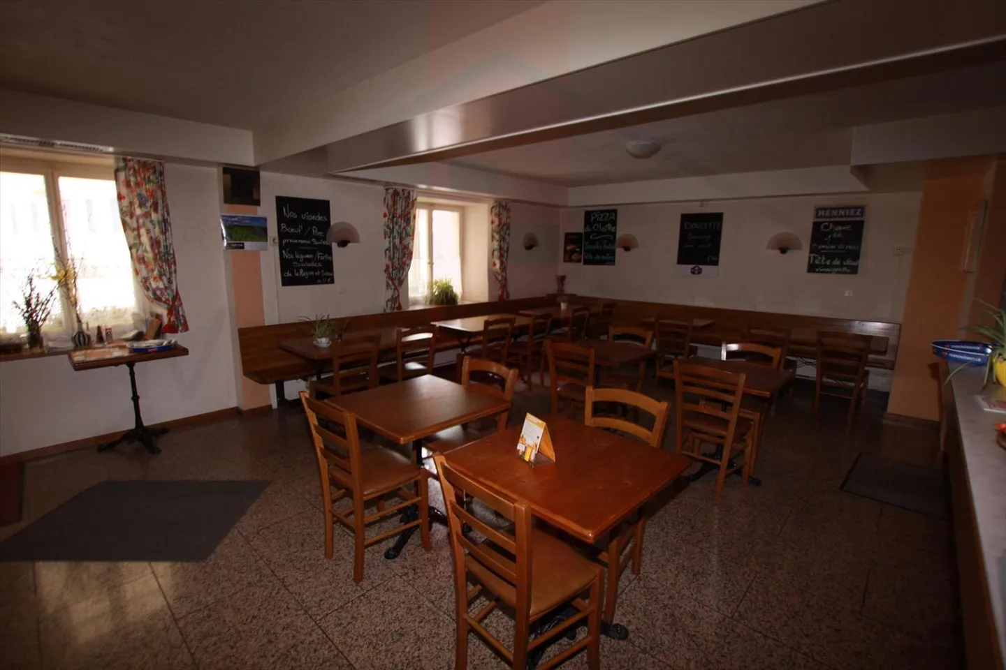 Mischgenutztes Gebäude kaufen - Foto 3 von 8