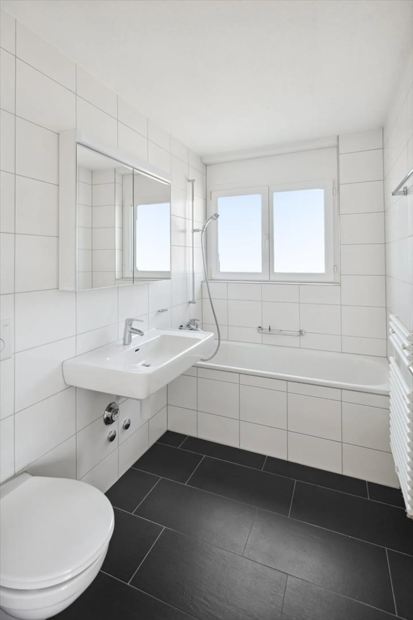 Vivere in un quartiere tranquillo con vista! - Foto 4 di 8