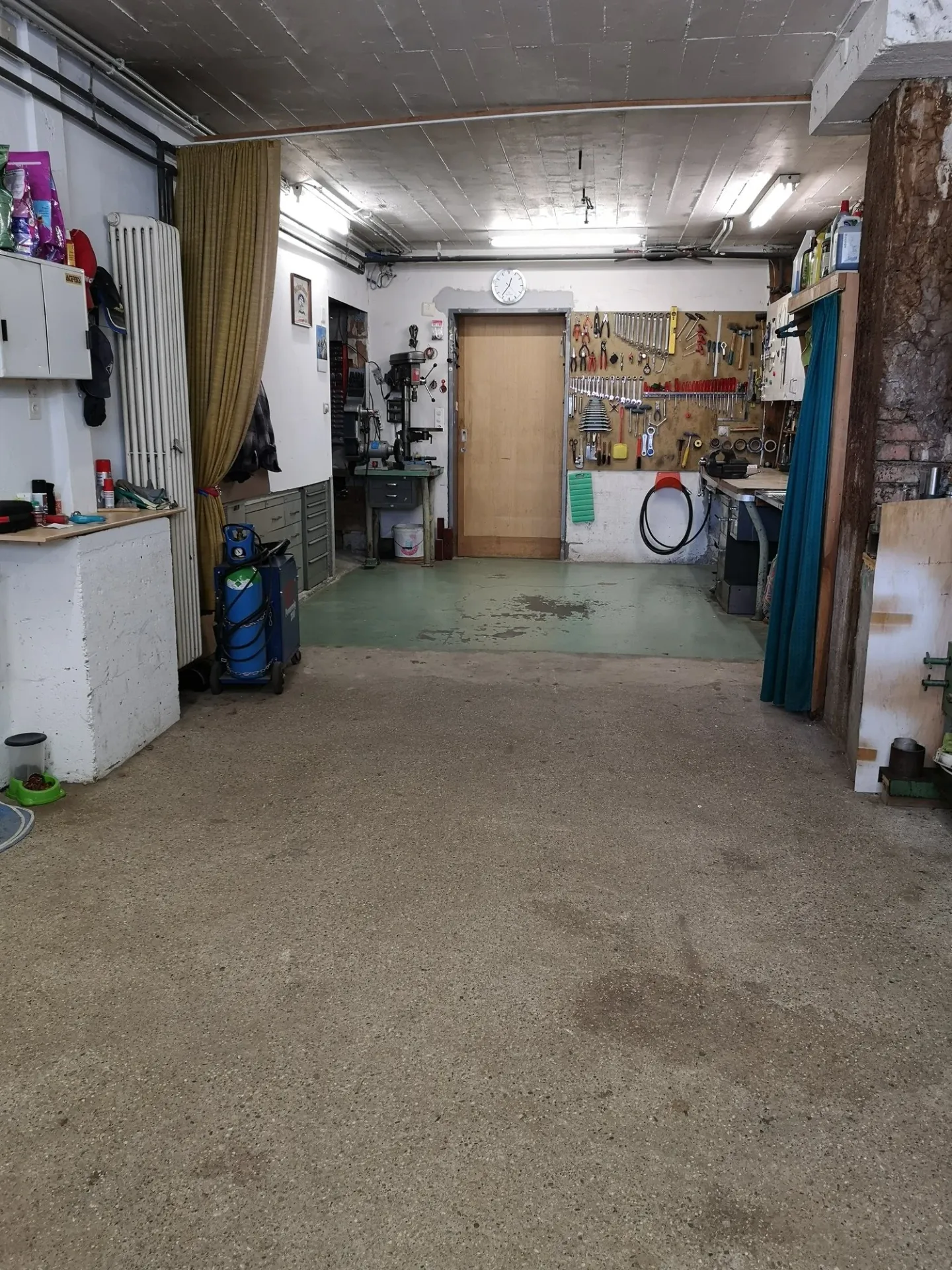 Ampio duplex nel centro del paese con garage e officina, disponibile immediatamente - Foto 5 di 30