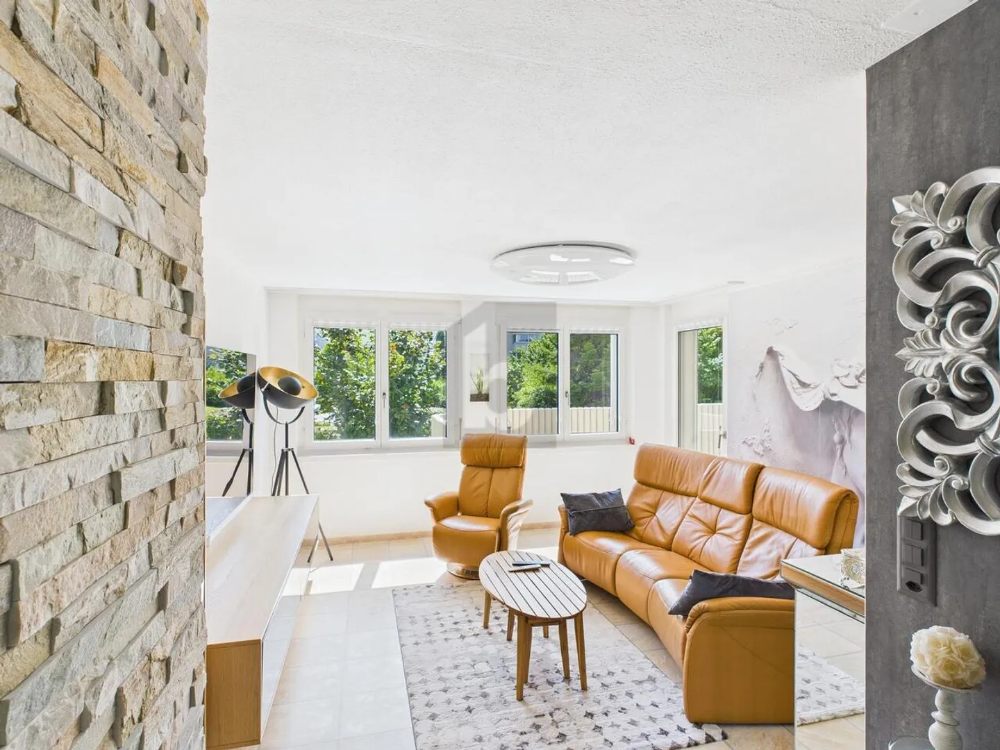 BRIGHT AND FAMILY-FRIENDLY, IN A TOP LOCATION - Photo 1 of 6