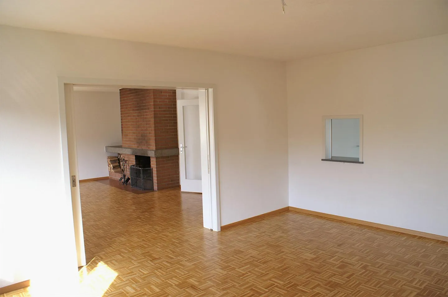 Ampio appartamento di 5 stanze al 2° piano (140 m2) in una posizione centrale nel verde - Foto 10 di 14