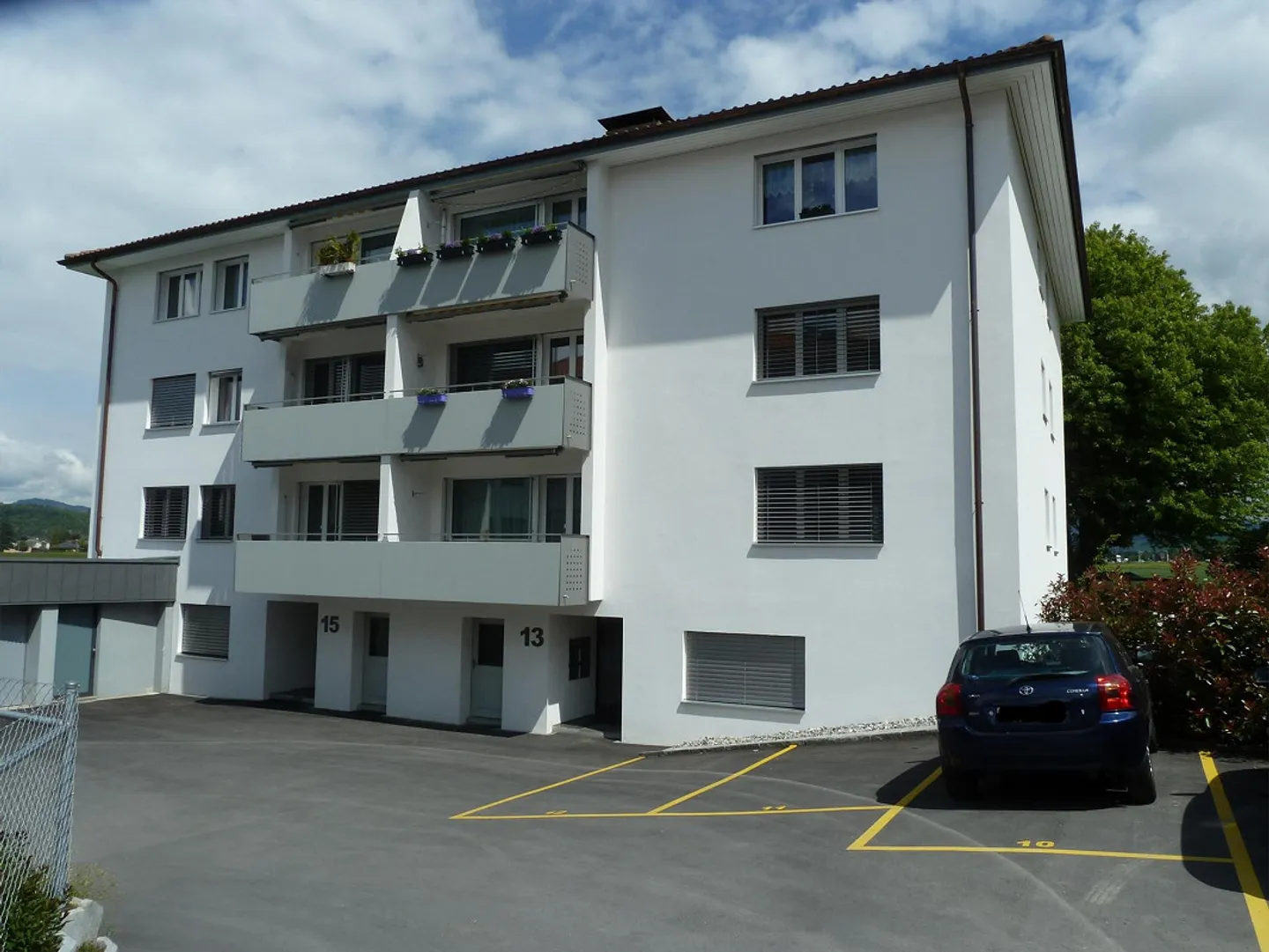 Ampio appartamento di 5 stanze al 2° piano (140 m2) in una posizione centrale nel verde - Foto 1 di 14