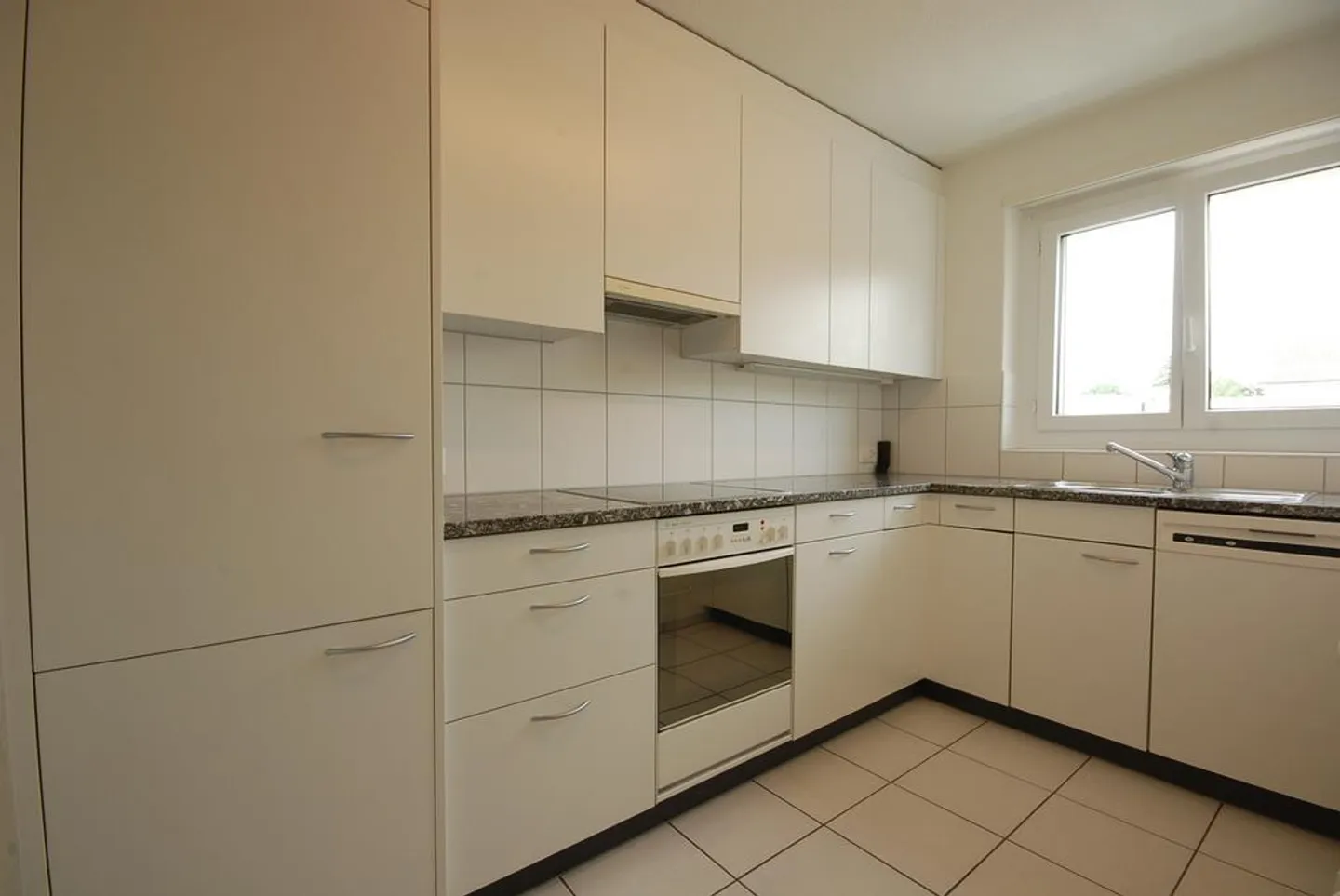 Central Apartment in a Quiet Location - Photo 1 of 4