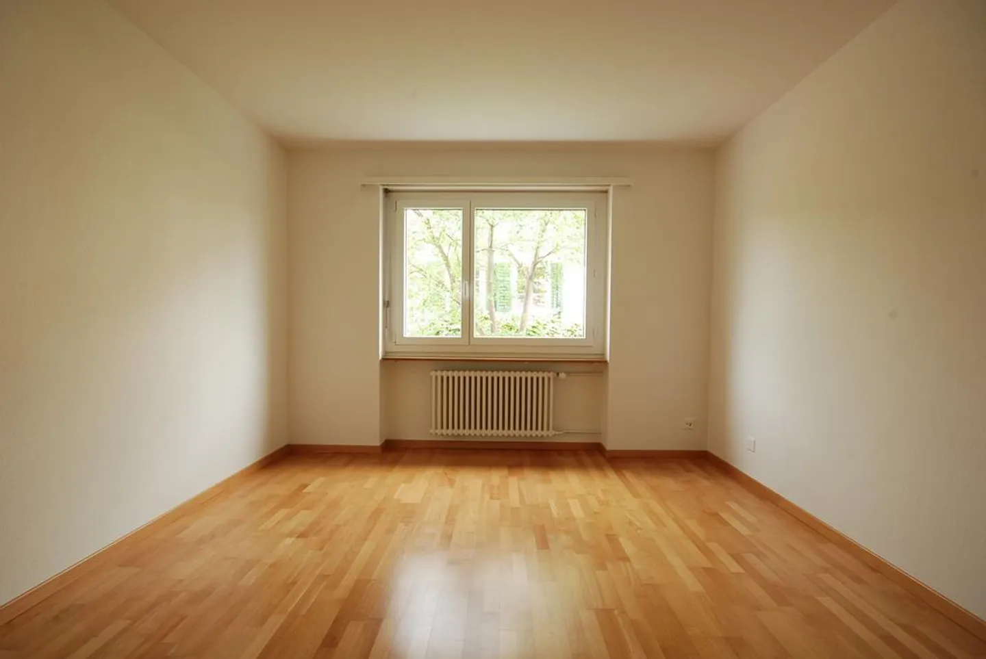 Central Apartment in a Quiet Location - Photo 3 of 4