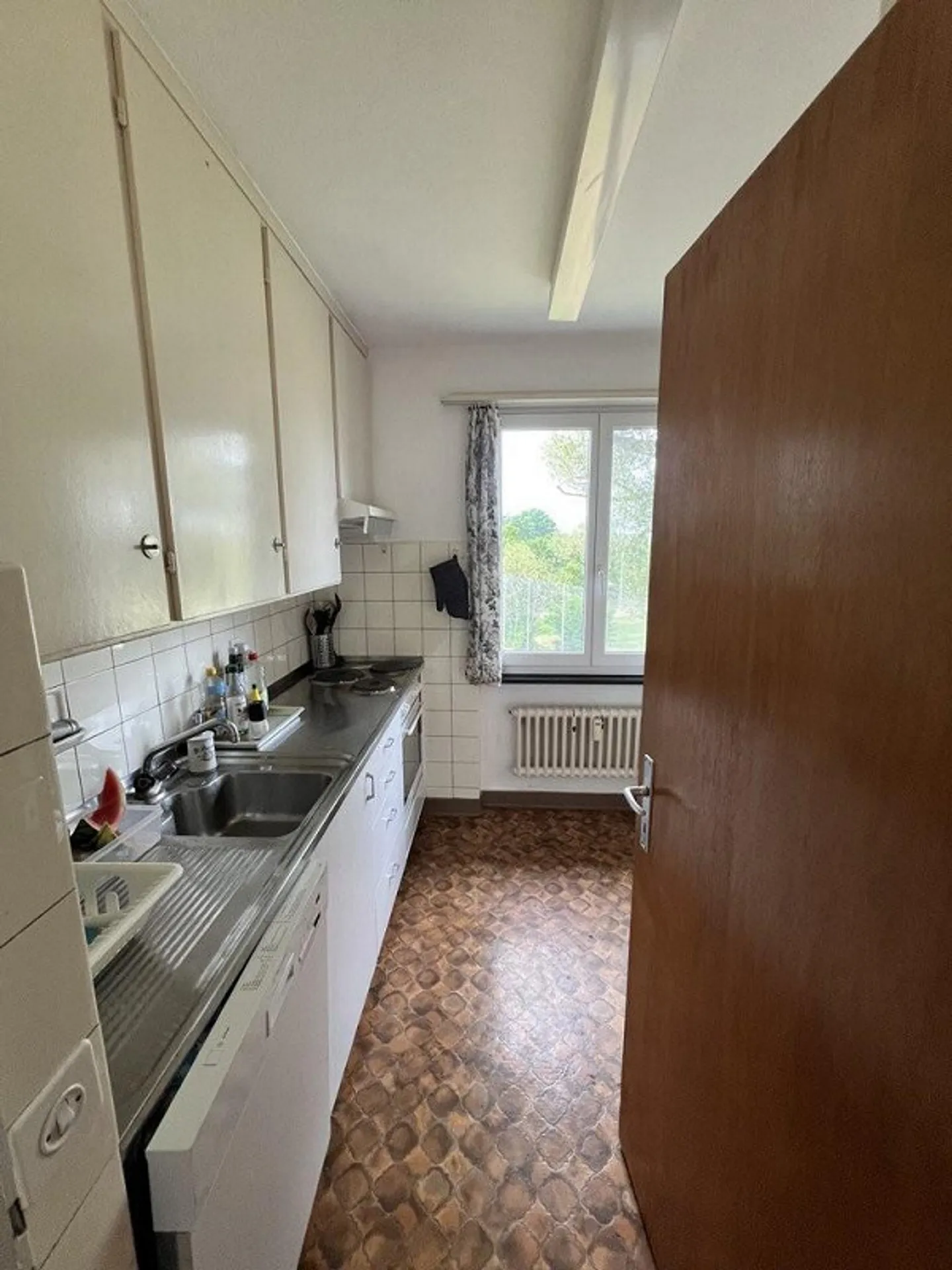 Cercasi inquilino: appartamento con 3 stanze in una posizione tranquilla da affittare - Foto 6 di 10