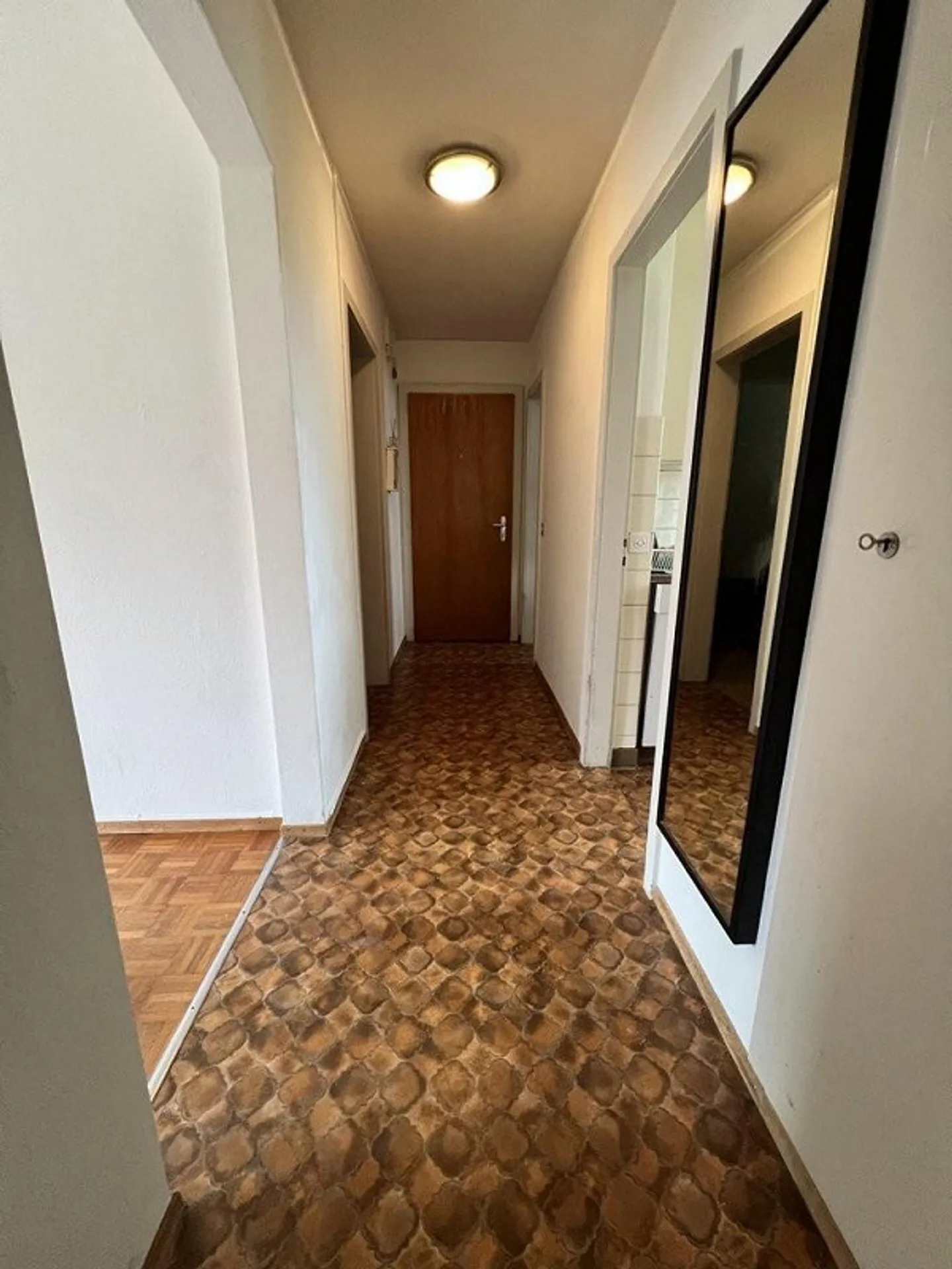 Cercasi inquilino: appartamento con 3 stanze in una posizione tranquilla da affittare - Foto 9 di 10