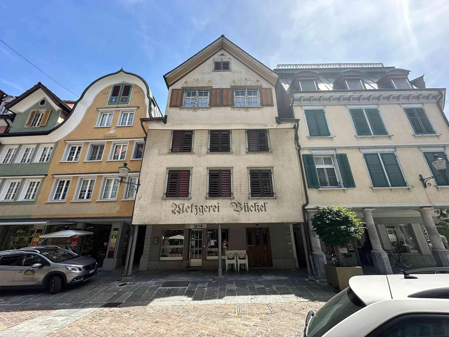 Renovated 2.5-room apartment in the center of Altstätten - Photo 1 of 5
