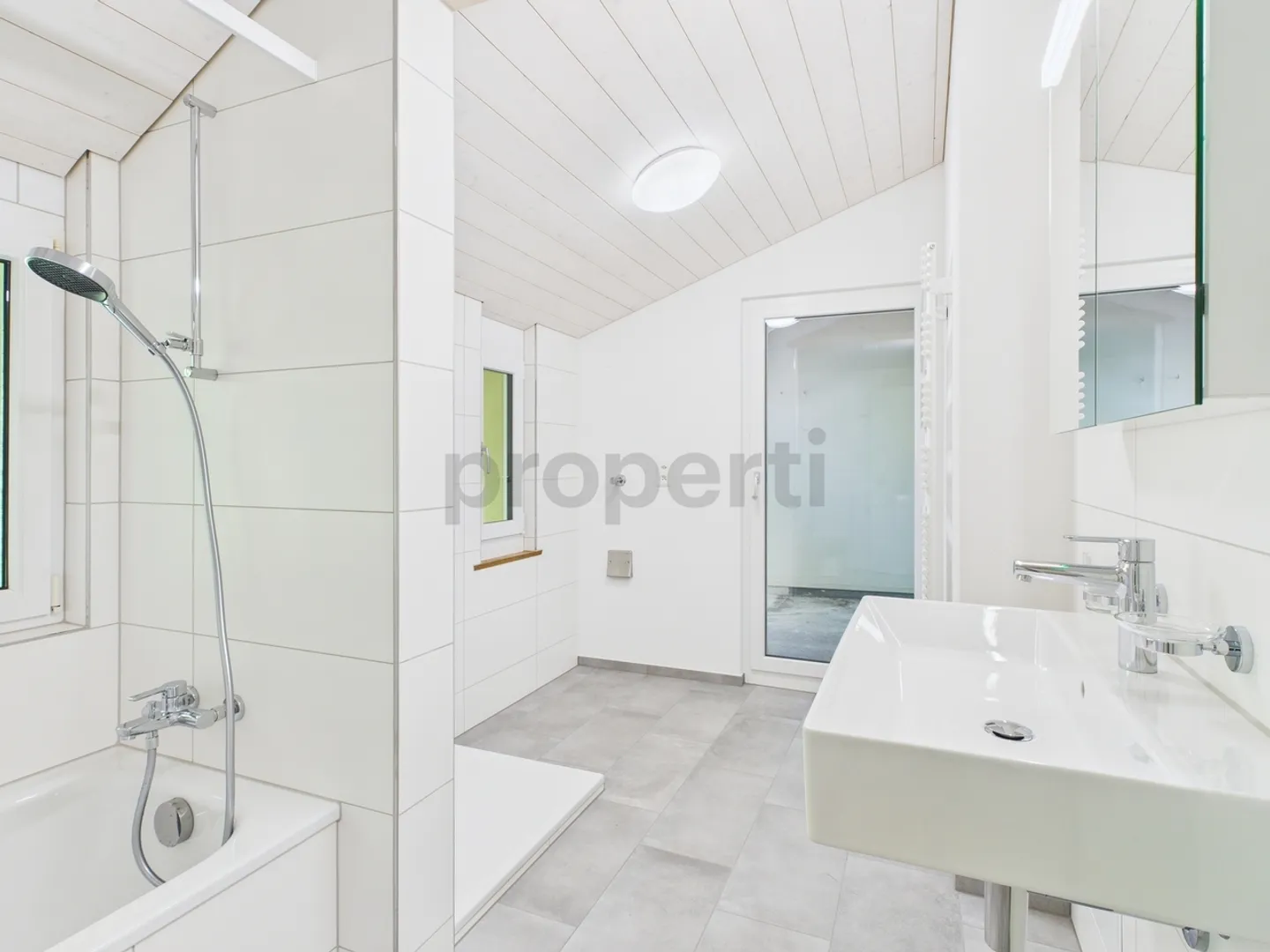 Exclusive 3.5-room apartment in Langnau im Emmental - Photo 2 of 13