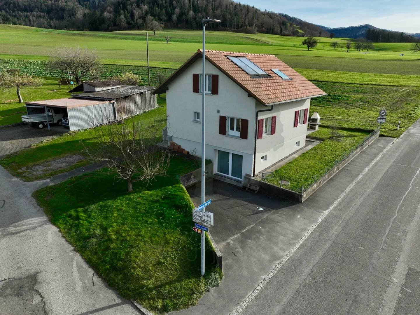 5-room House - Photo 2 of 13