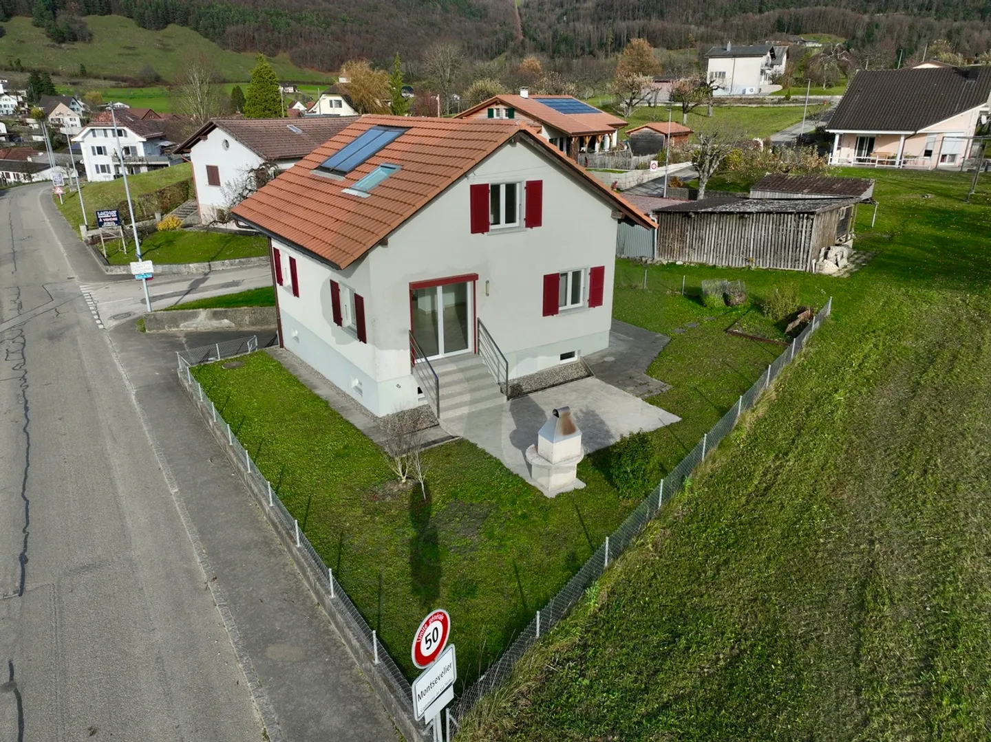 5-room House - Photo 1 of 13