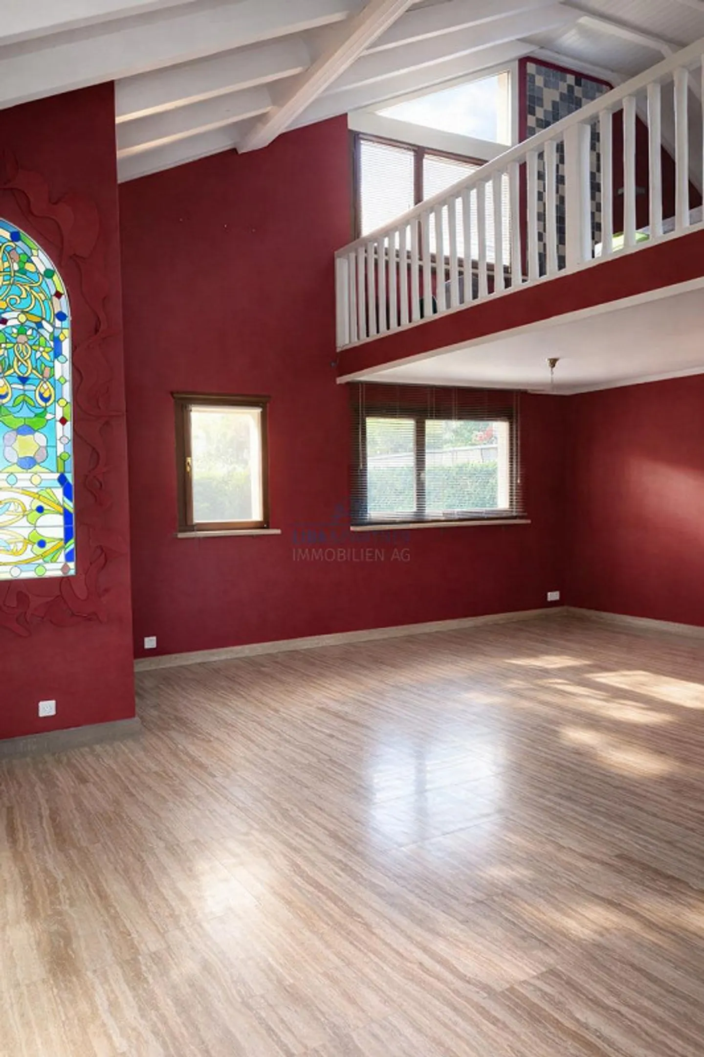 Vivre avec caractère : Galerie, cuisine moderne et terrasse ensoleillée - Photo 4 sur 10