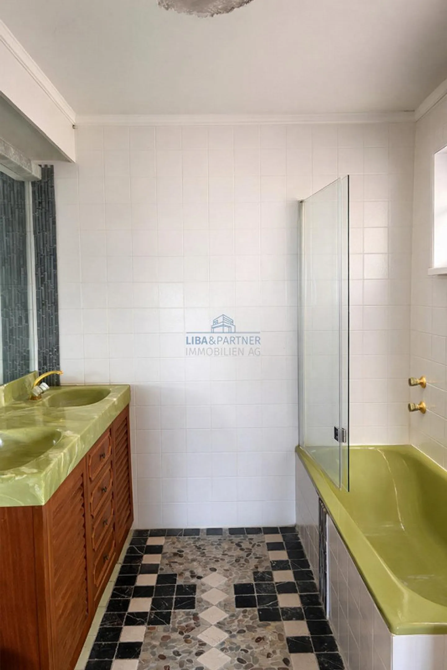 Vivre avec caractère : Galerie, cuisine moderne et terrasse ensoleillée - Photo 8 sur 10