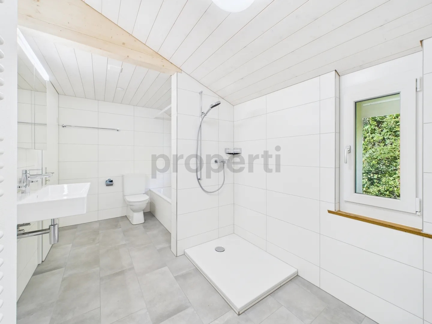 Exclusive 3.5-room apartment in Langnau im Emmental - Photo 4 of 13