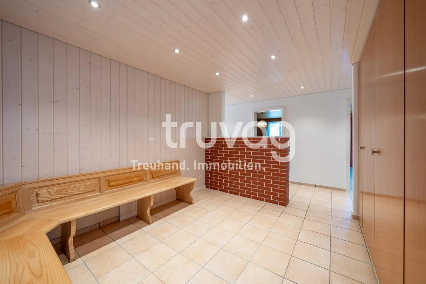 Detached Single-Family House with Design Potential - Photo 3 of 8