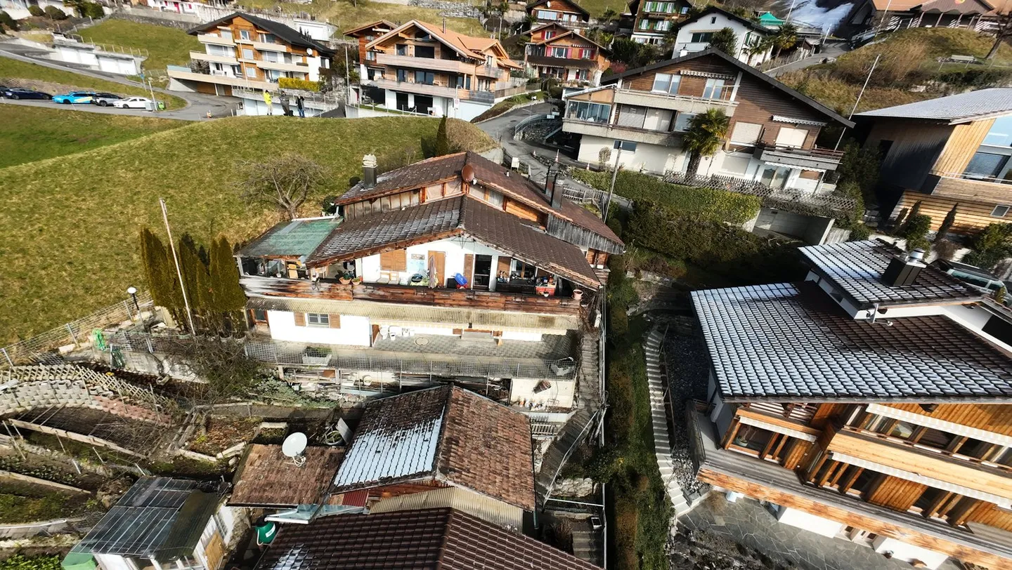 Affascinante casa plurifamiliare con vista mozzafiato sulle montagne a Merligen - Foto 1 di 17