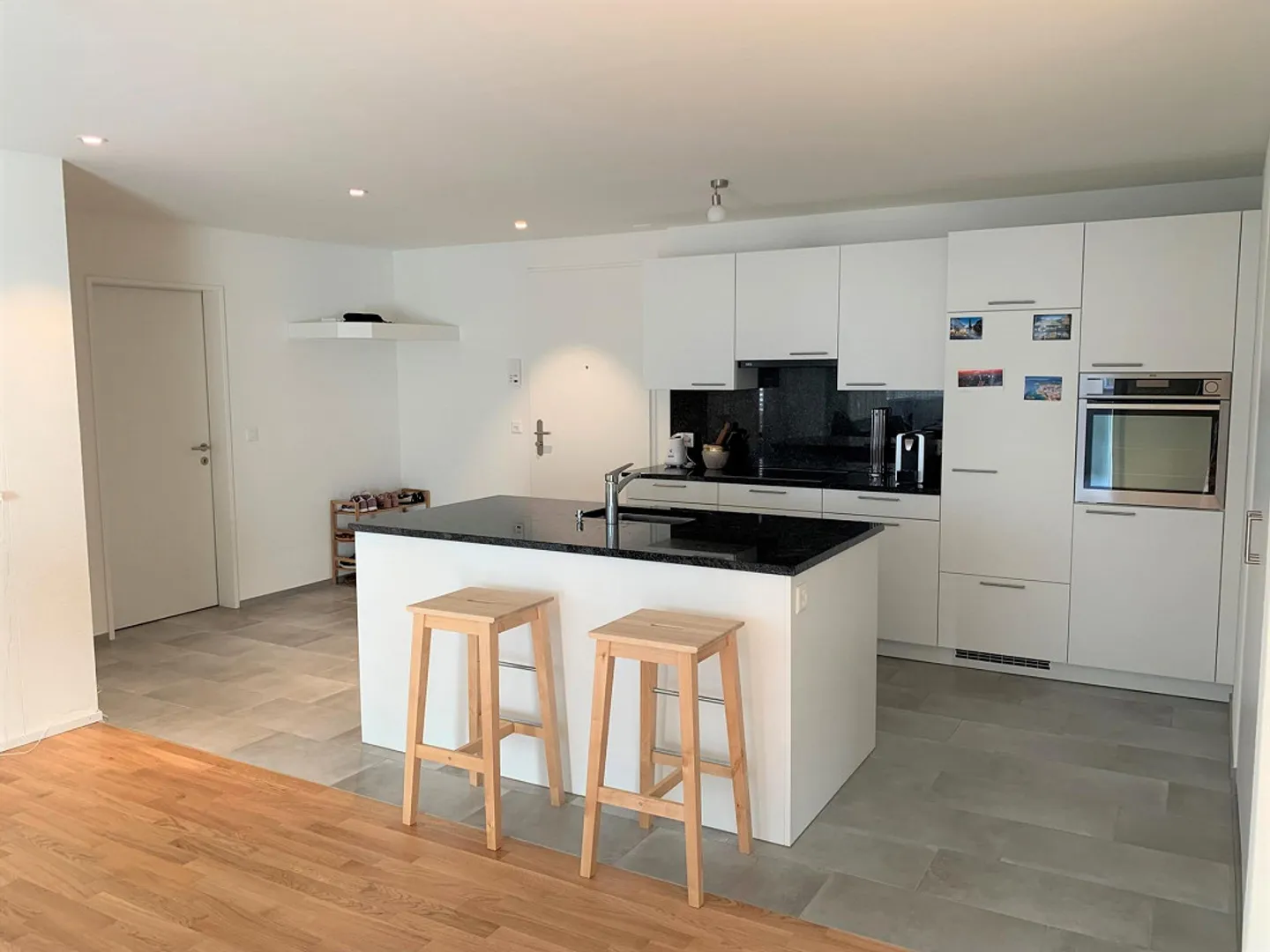 modern - spacious - city close - Photo 1 of 7