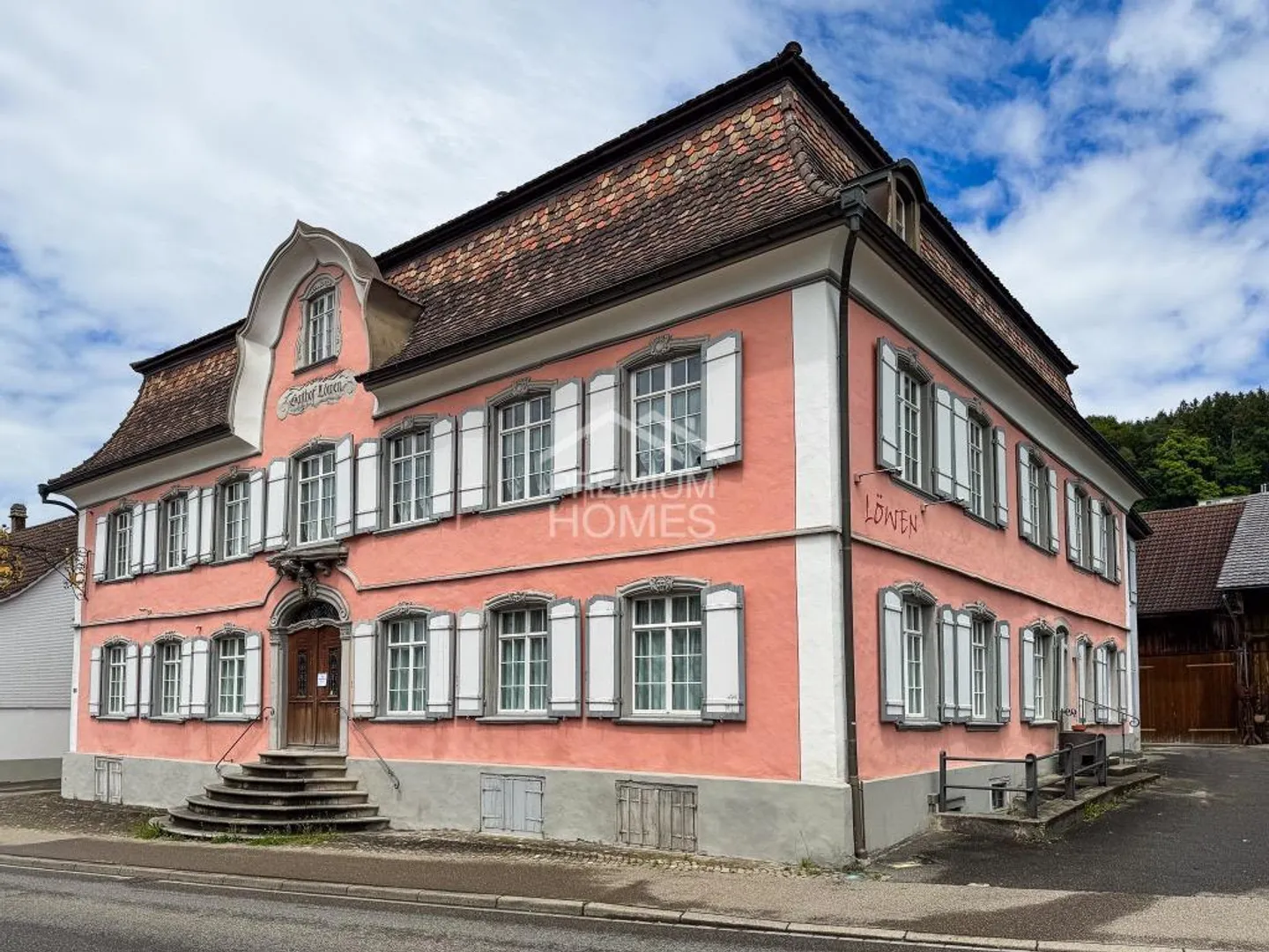 Historisches Mehrzweckgebäude - Foto 1 von 4