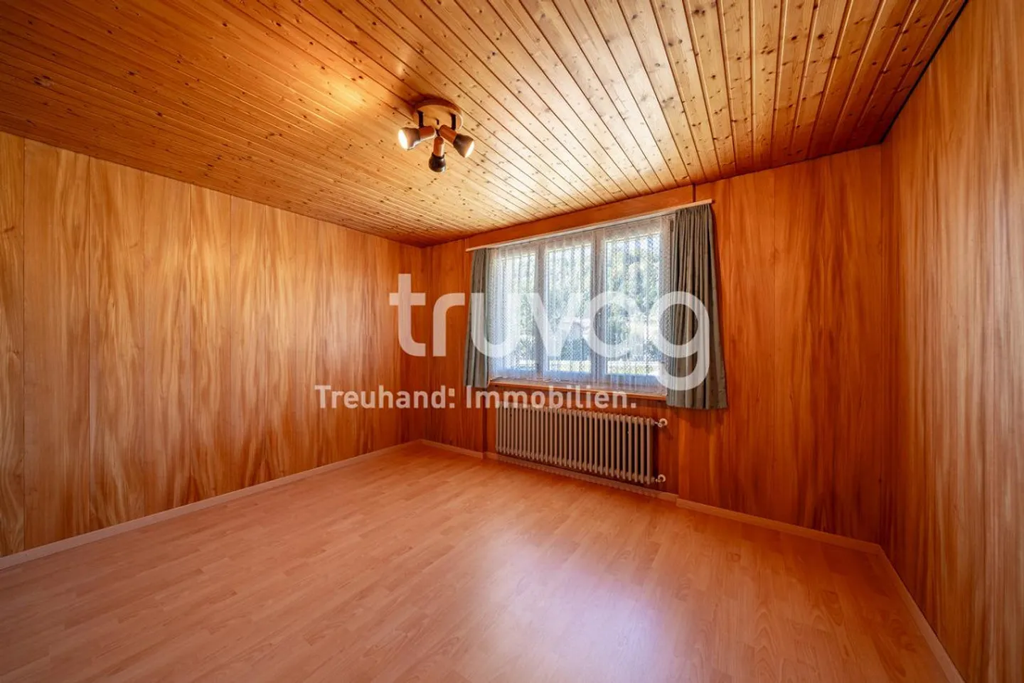 Detached Single-Family House with Design Potential - Photo 7 of 8