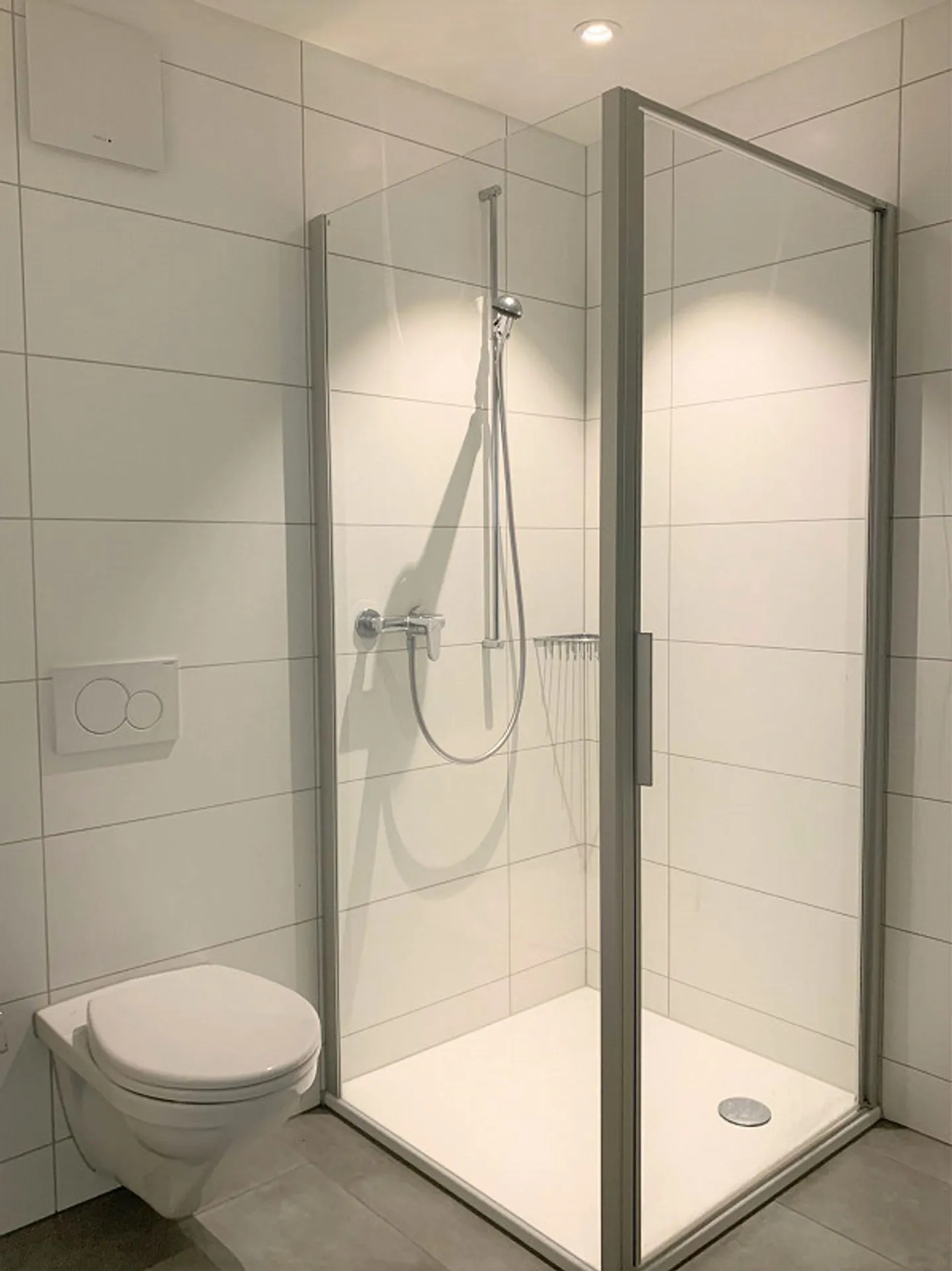 modern - spacious - city close - Photo 6 of 7