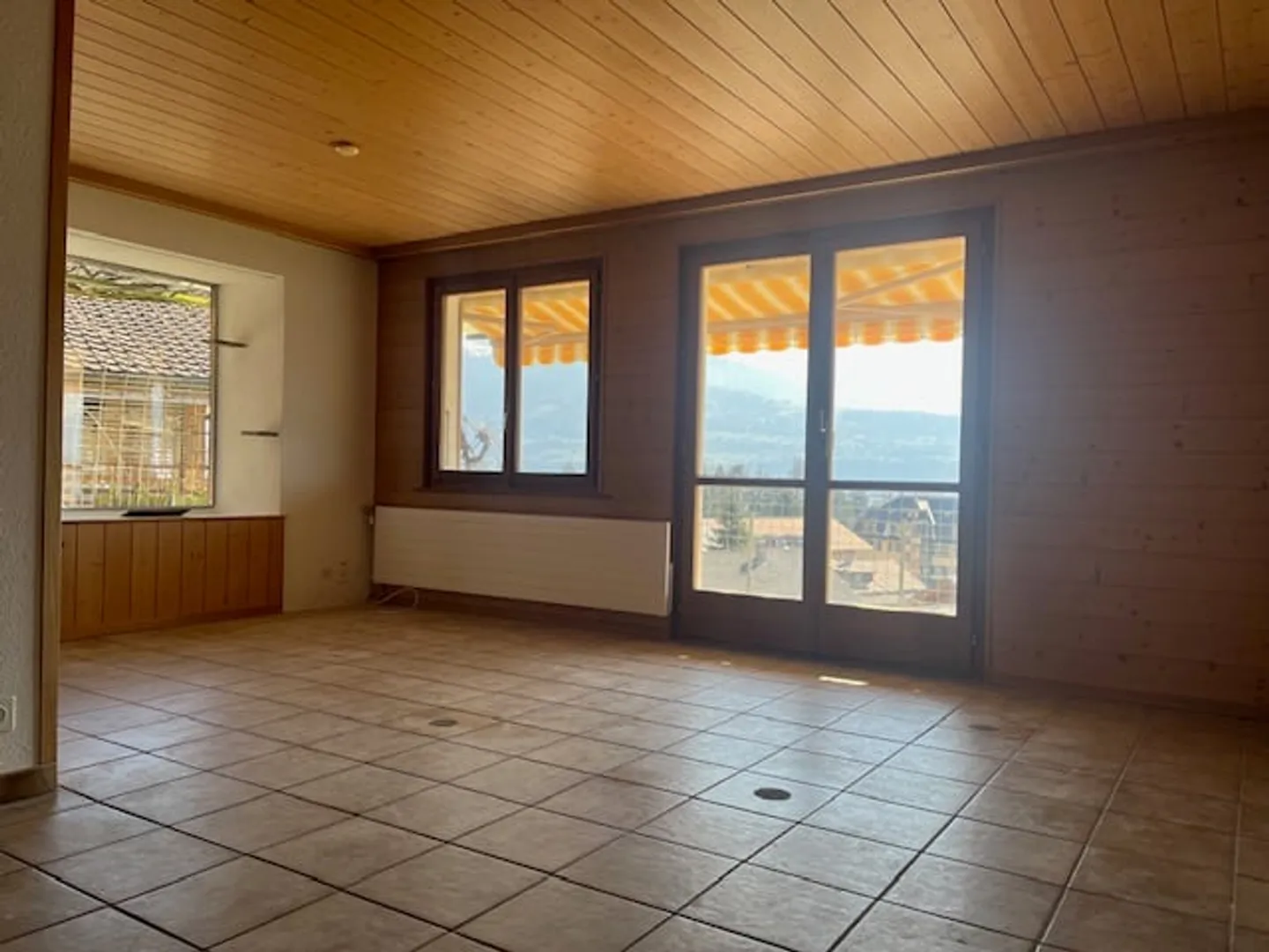 Affascinante casa plurifamiliare con vista mozzafiato sulle montagne a Merligen - Foto 2 di 17