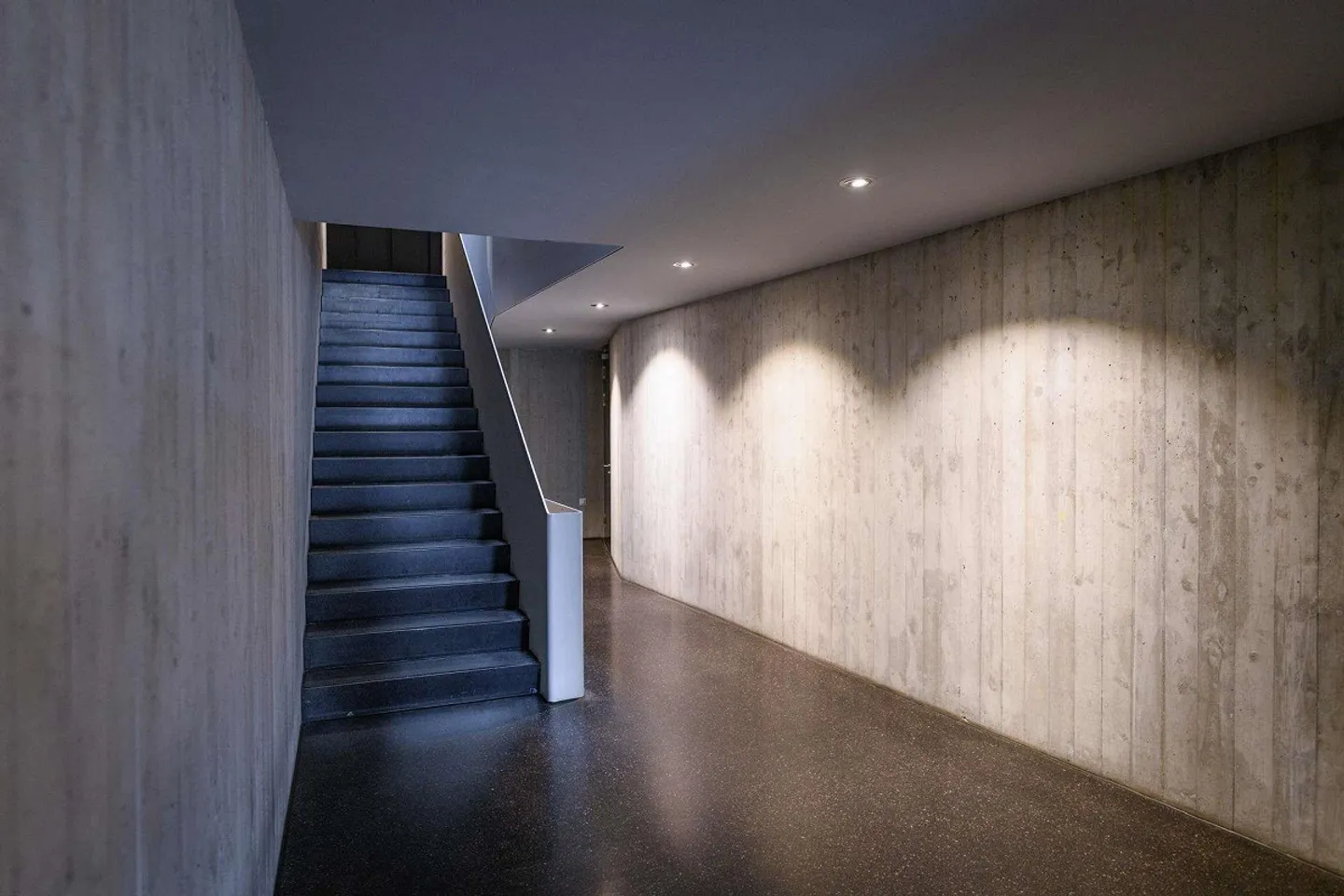Exclusive penthouse apartment with panoramic view - Photo 9 of 13