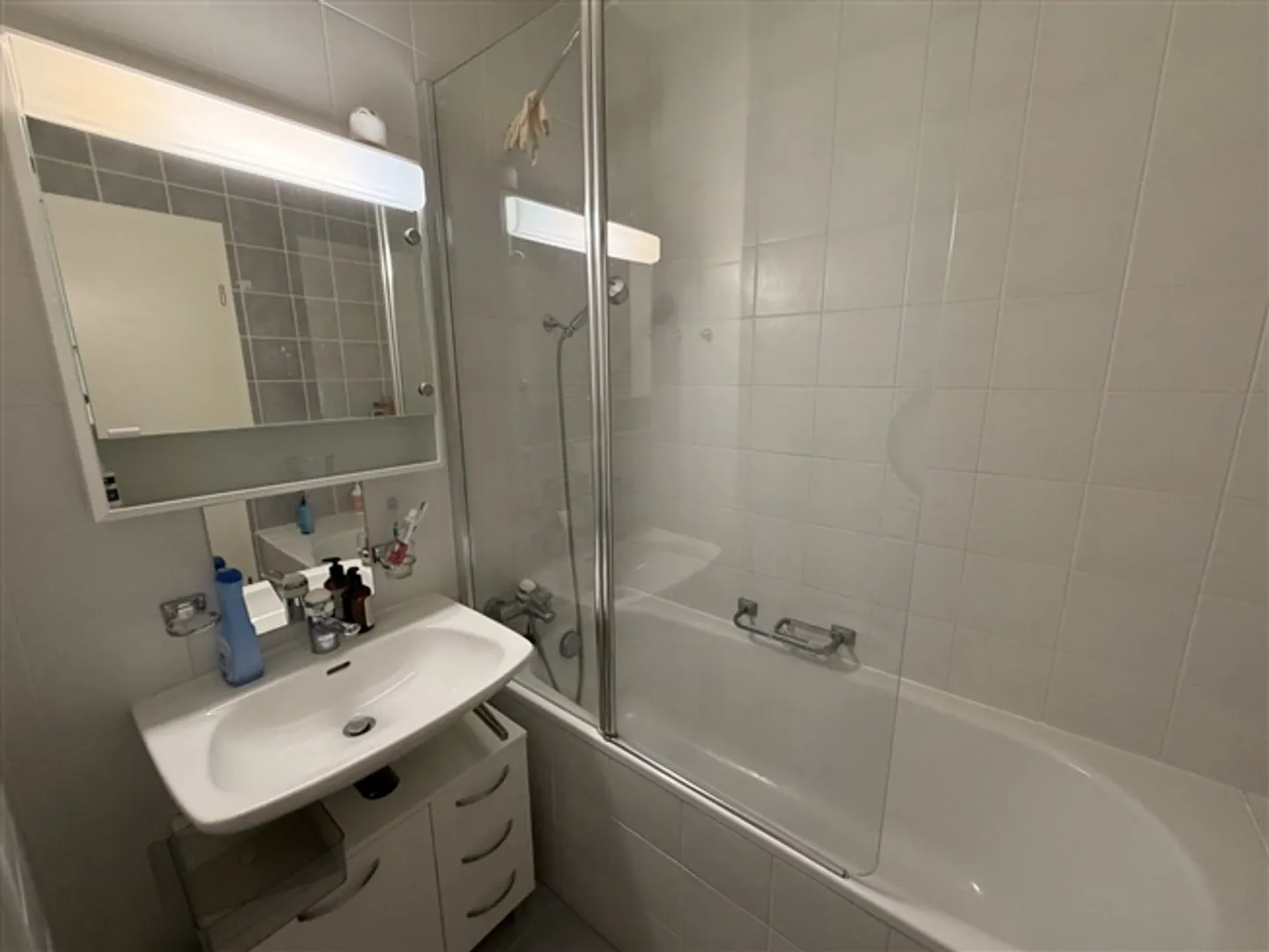 Un magnifique appartement lumineux de 6,5 pièces au dernier étage avec une grande terrasse. env. 101 m². - Photo 5 sur 7