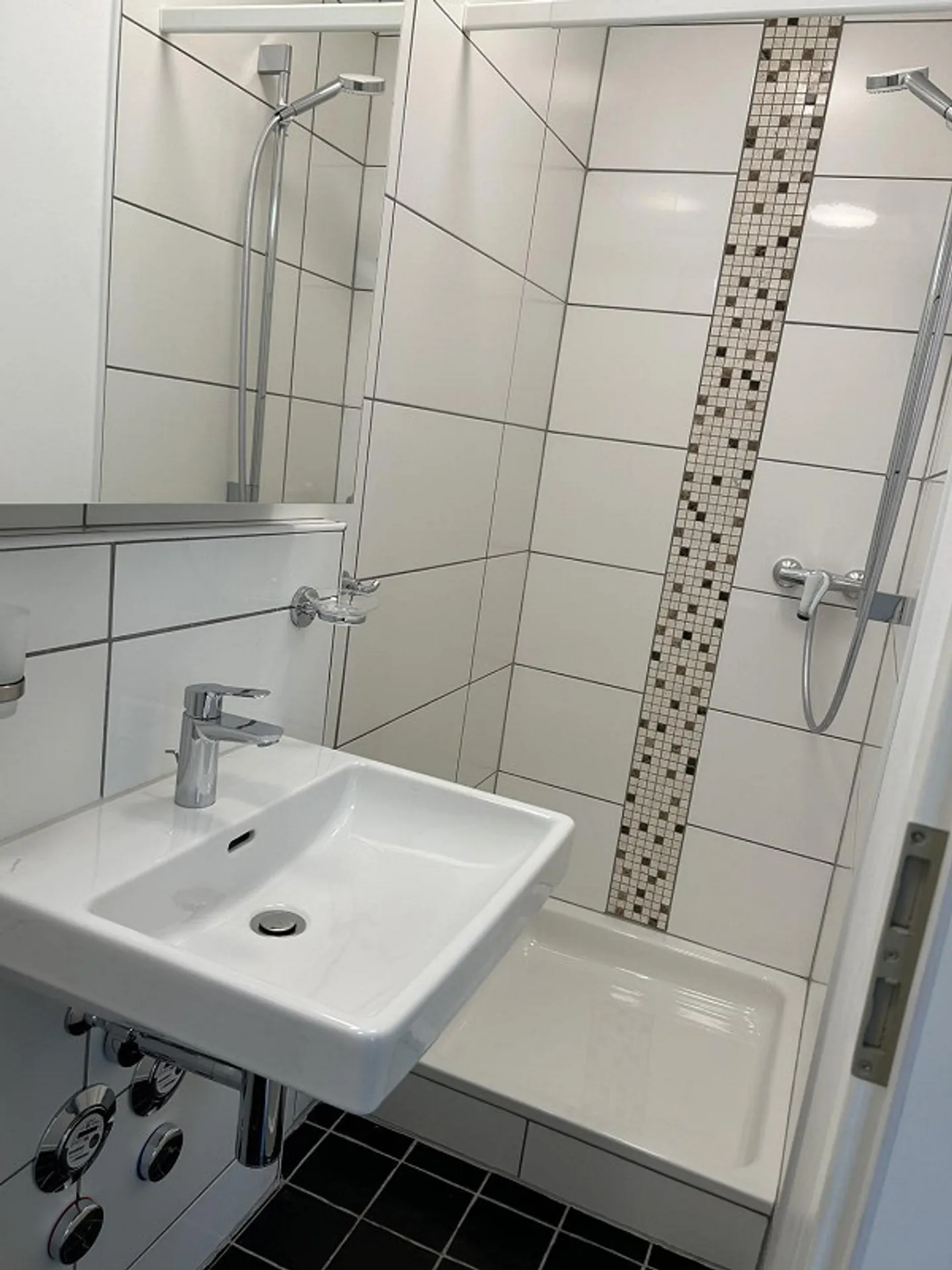 Accogliente appartamento con 2 camere in stile condiviso - Foto 6 di 7