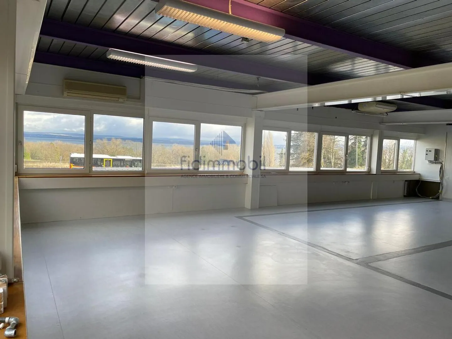 Gewerblicher / Handwerklicher Raum 172 m² zur Miete in Bevaix - Foto 4 von 10