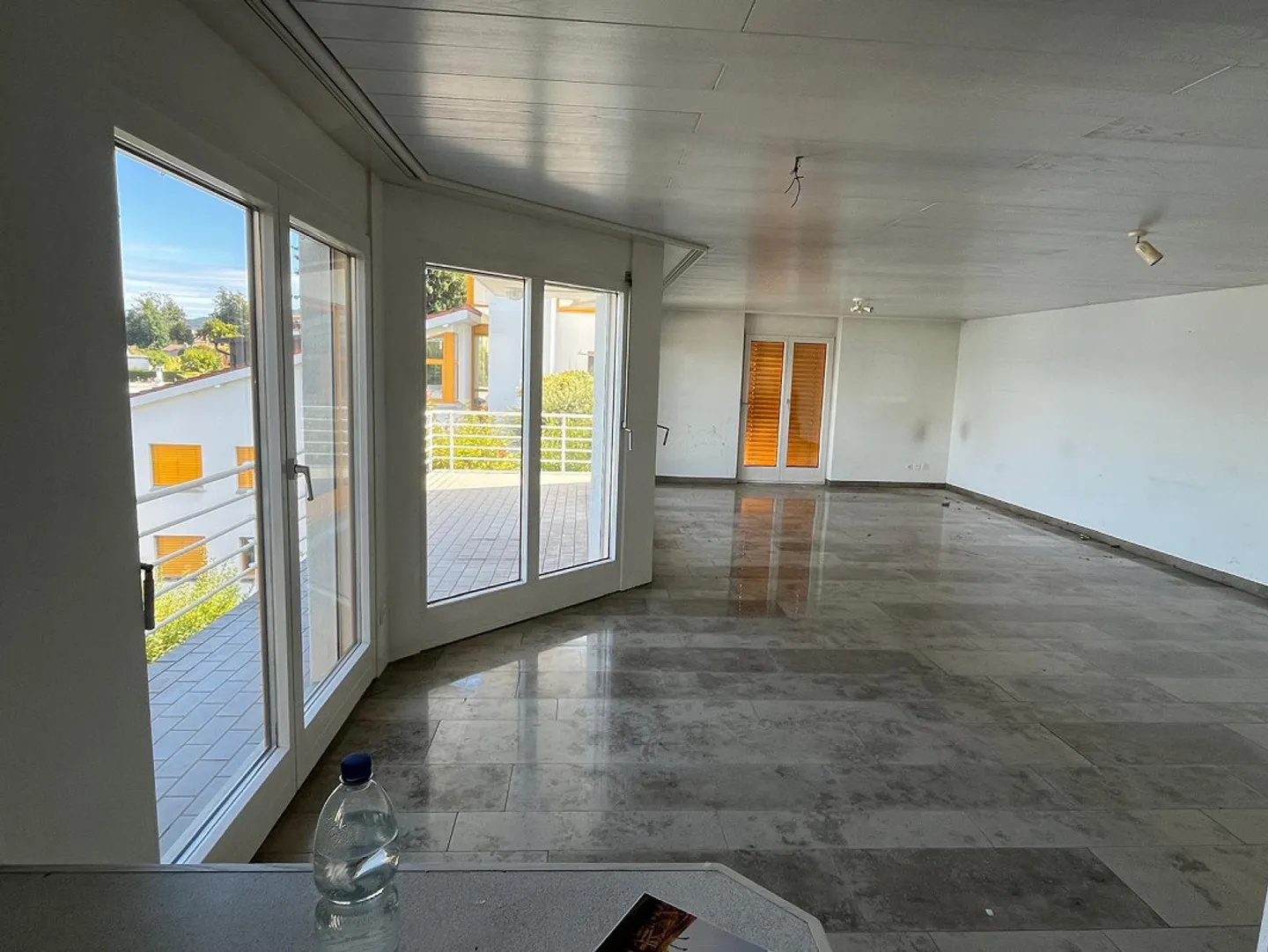 Dreamlike, light-flooded 3.5 room condominium with lake view - Photo 1 of 5