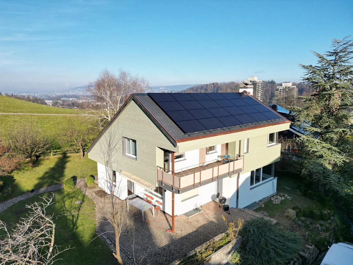 Maison individuelle spacieuse de 6 pièces sur le Sonnenhügel de Zurich-Leimbach (District 2) - Photo 1 sur 17