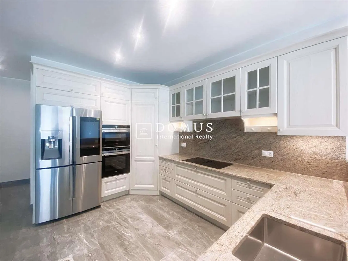 Stunning penthouse 6.5 rooms lakefront - Photo 3 of 9