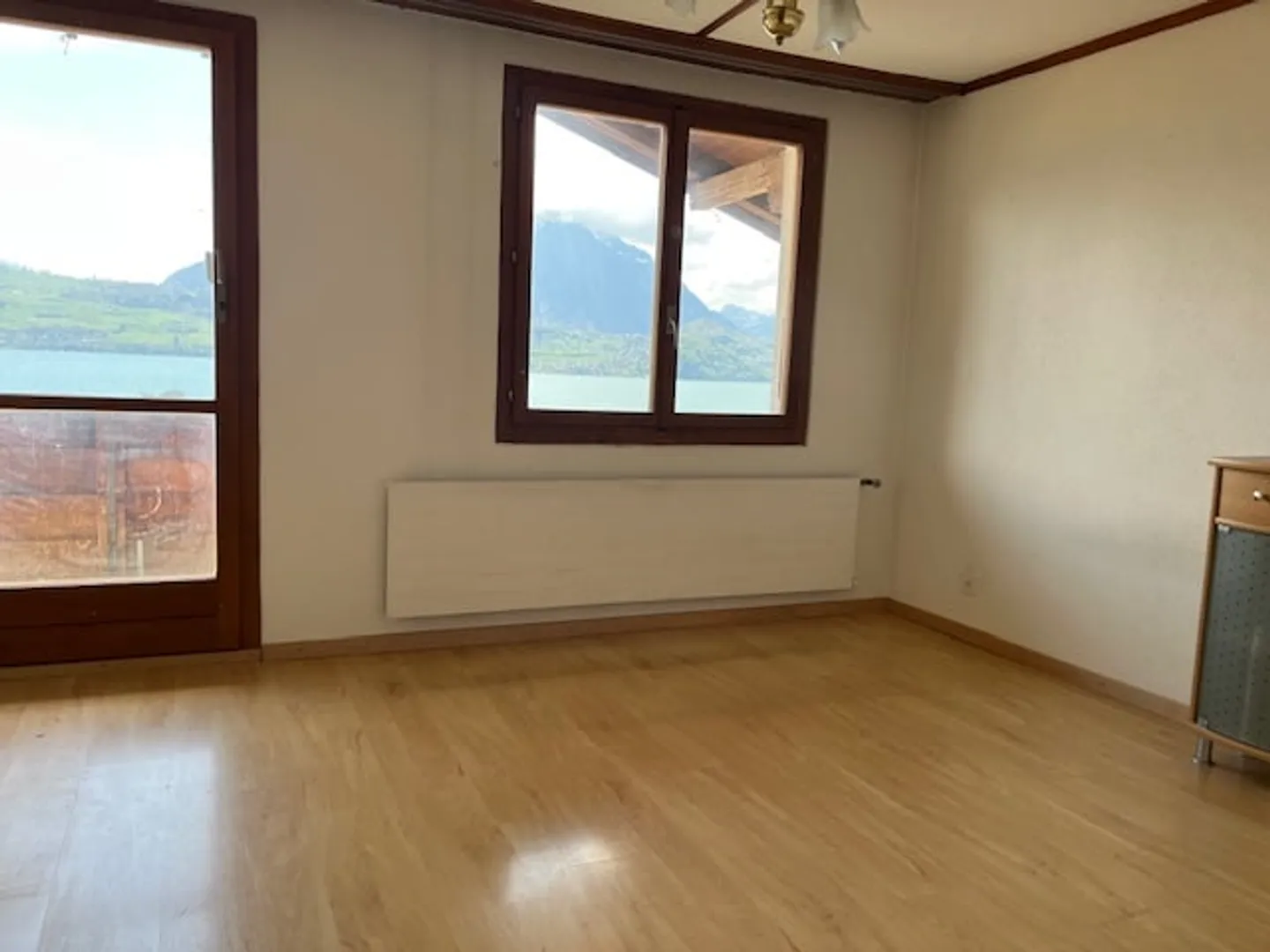 Affascinante casa plurifamiliare con vista mozzafiato sulle montagne a Merligen - Foto 10 di 17