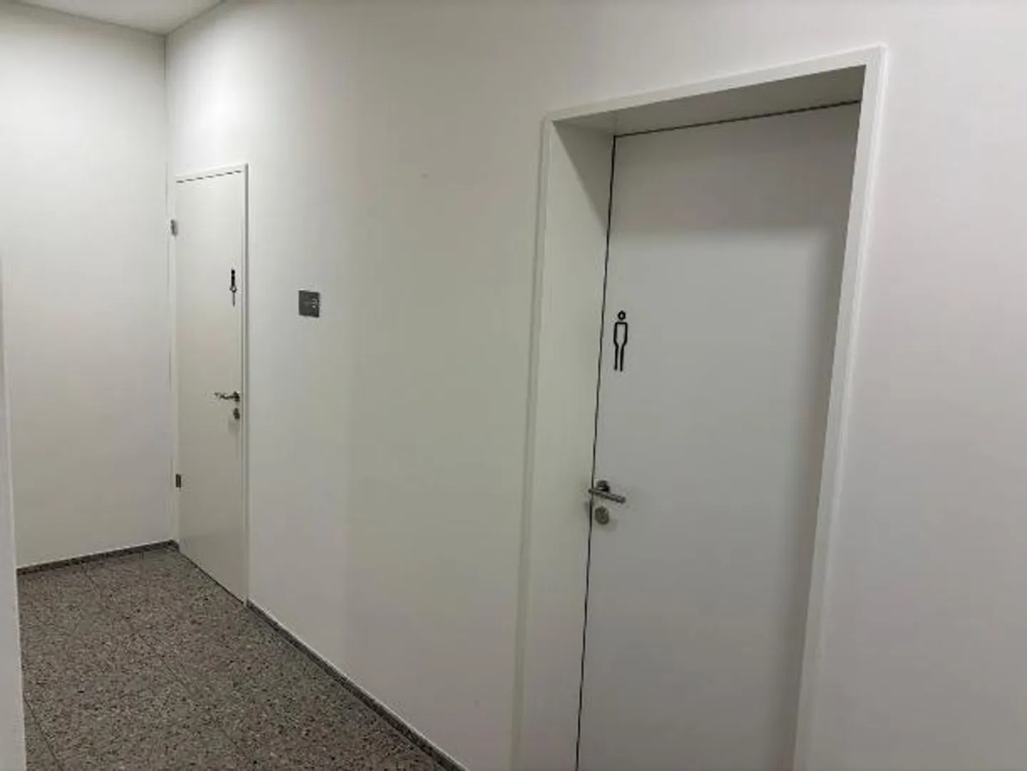 52 m² Magazzino/Stanza Hobby, nuova e centrale, in affitto a Seengen - Foto 9 di 13