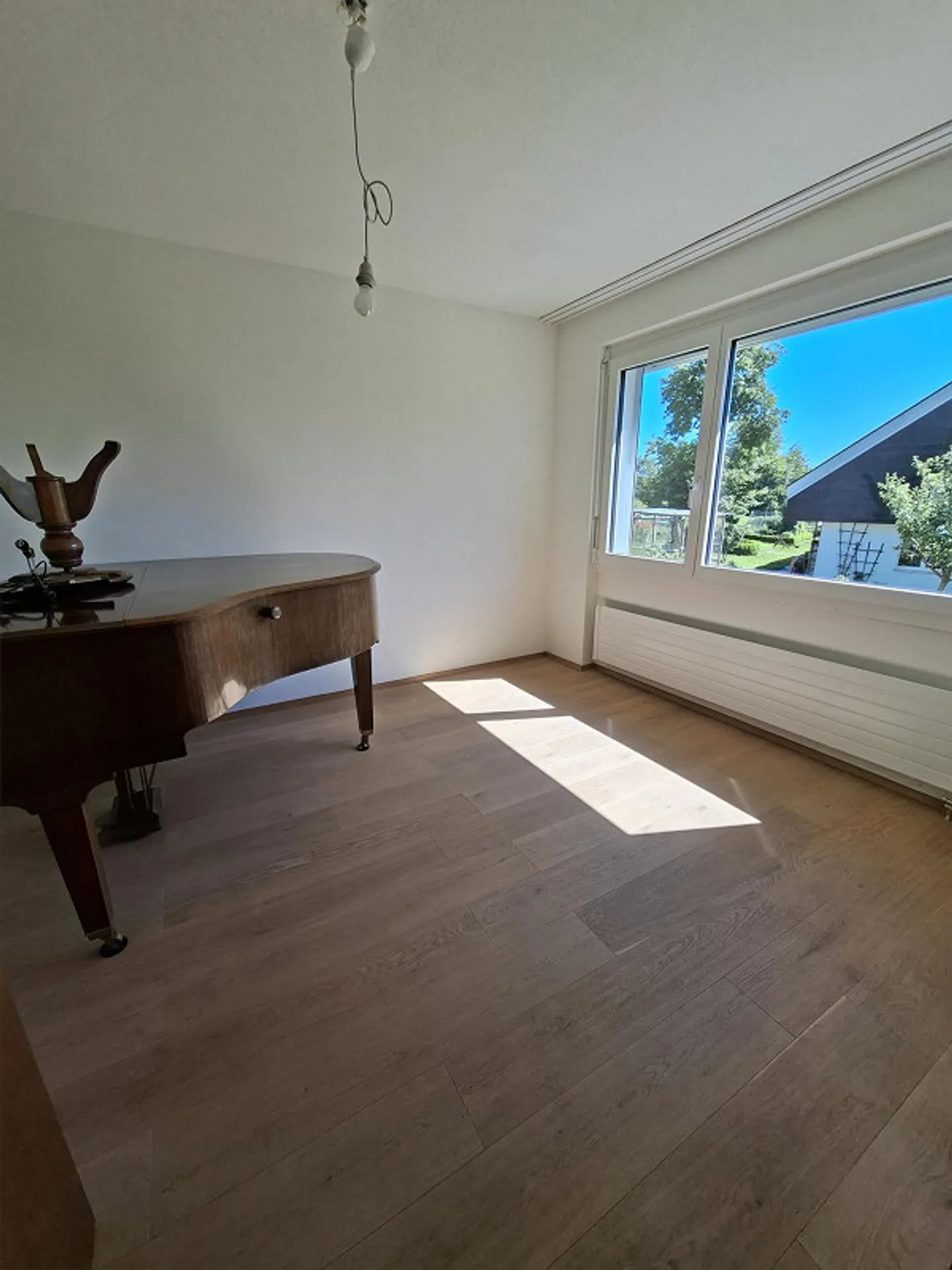 Maison individuelle spacieuse de 6 pièces sur le Sonnenhügel de Zurich-Leimbach (District 2) - Photo 8 sur 17