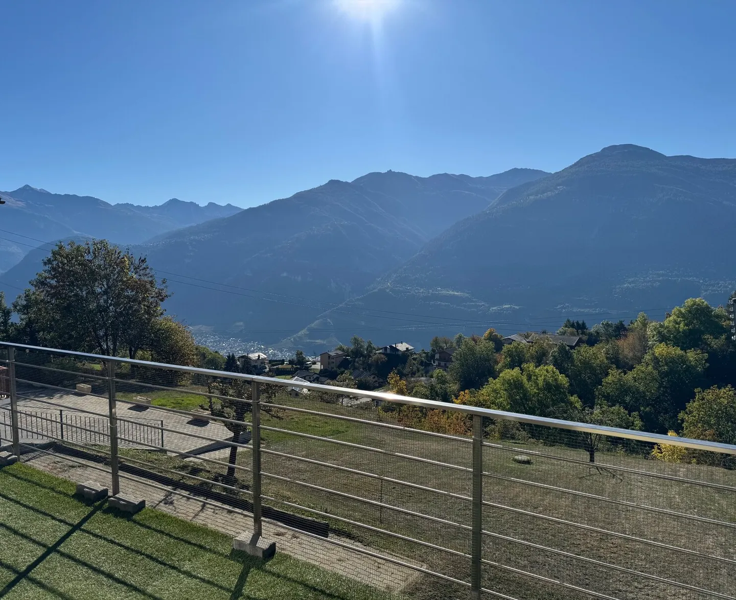 Maison Charmante avec Vue Époustouflante - Photo 1 sur 2