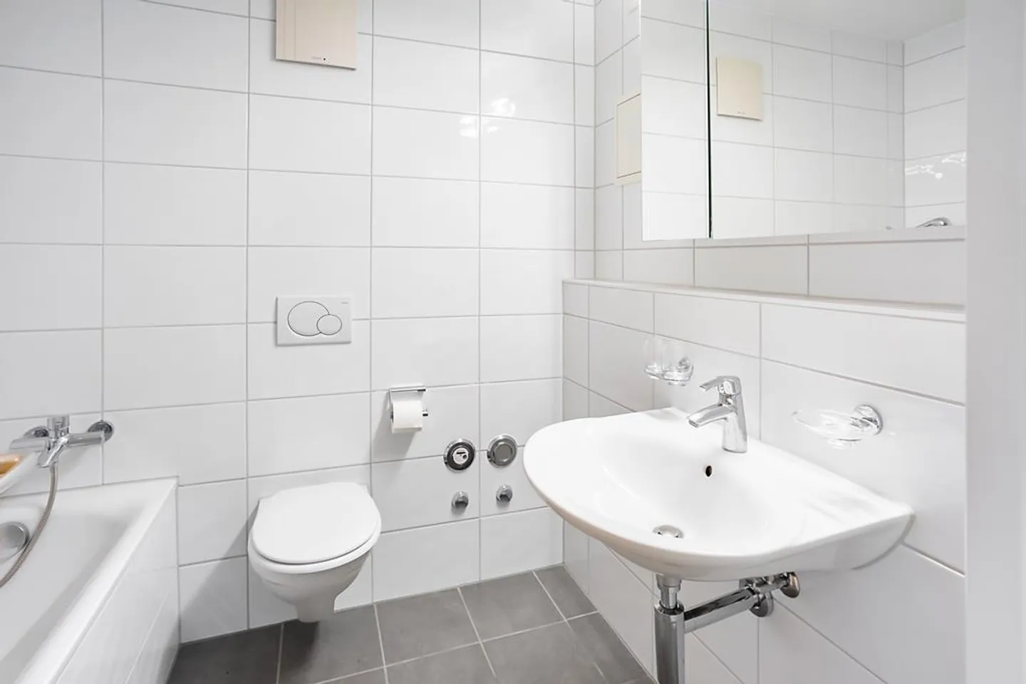 Newly renovated apartment - Photo 6 of 7