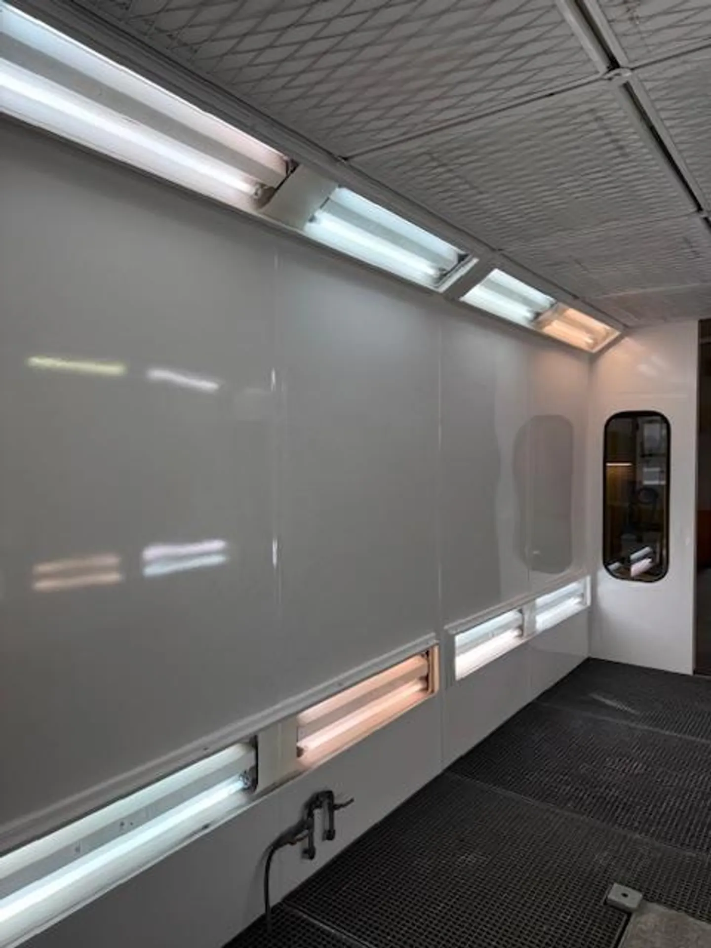 Spritzwerk / Carrosserie & Luxus Loft Atrium-X- - Foto 2 von 30