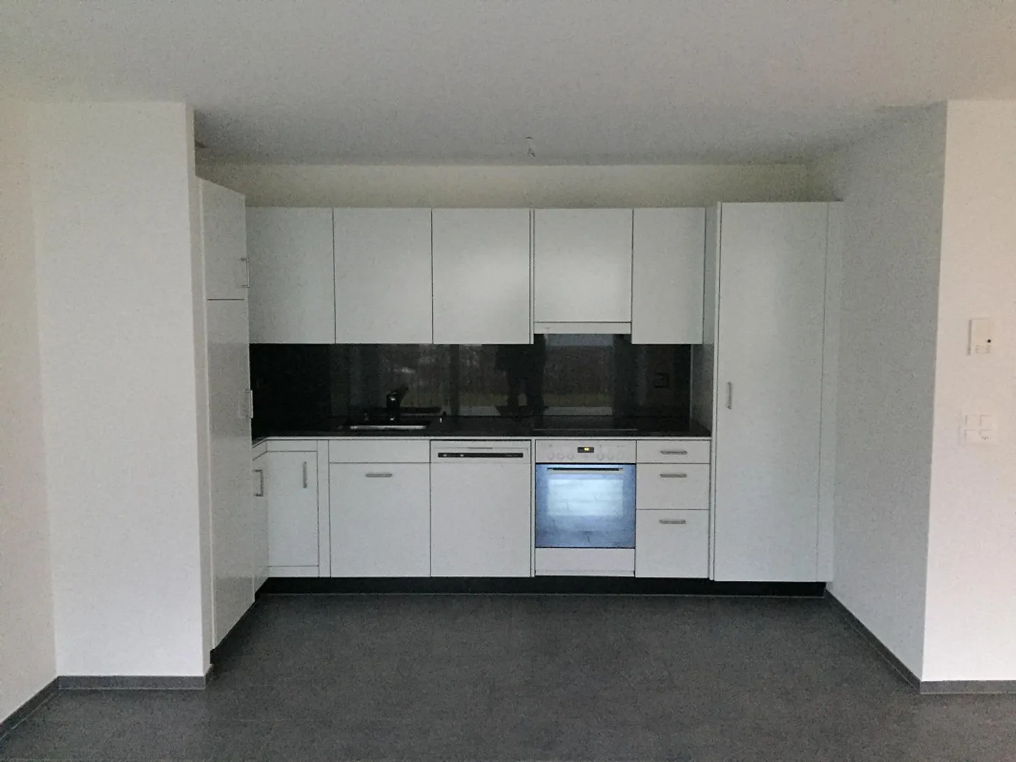 Schöne helle 2.5-Zimmerwohnung im 2.OG - Foto 2 von 8