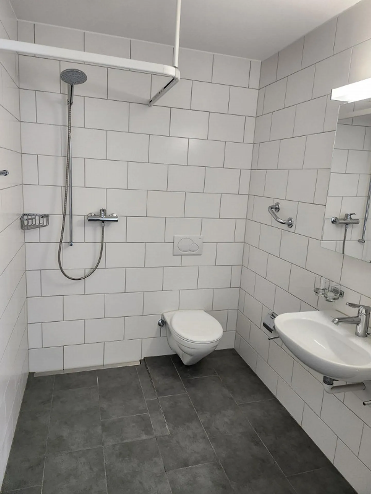 Schöne helle 2.5-Zimmerwohnung im 2.OG - Foto 3 von 8