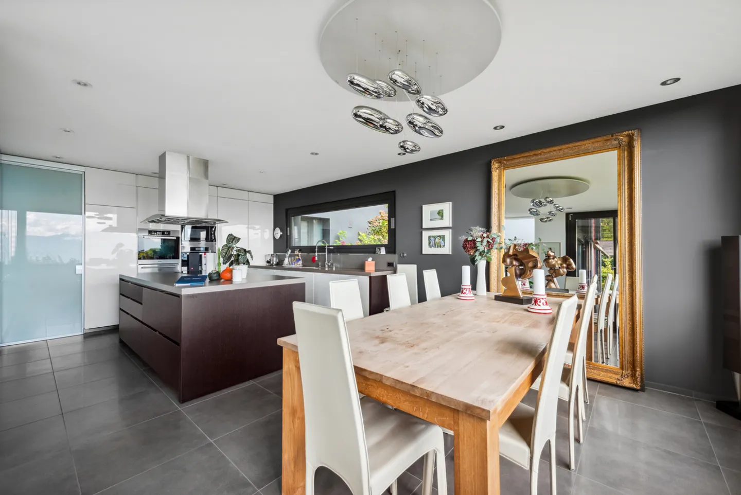 Villa contemporanea con vista mozzafiato - Foto 7 di 22