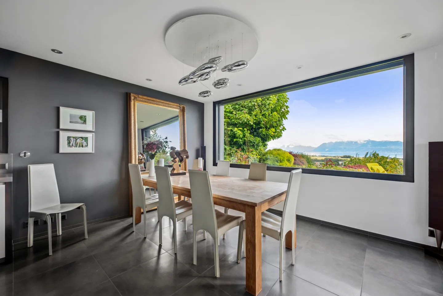 Villa contemporanea con vista mozzafiato - Foto 9 di 22