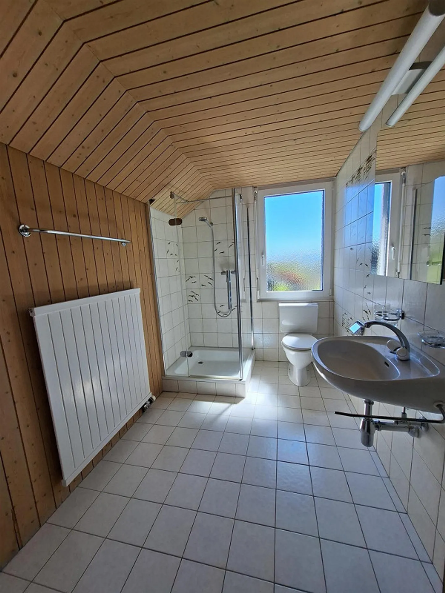 Maison individuelle spacieuse de 6 pièces sur le Sonnenhügel de Zurich-Leimbach (District 2) - Photo 15 sur 17